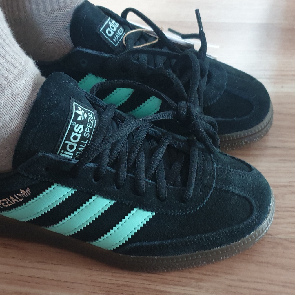 Adidas Spezial Handball Core Black Clear Mint 착용 스타일