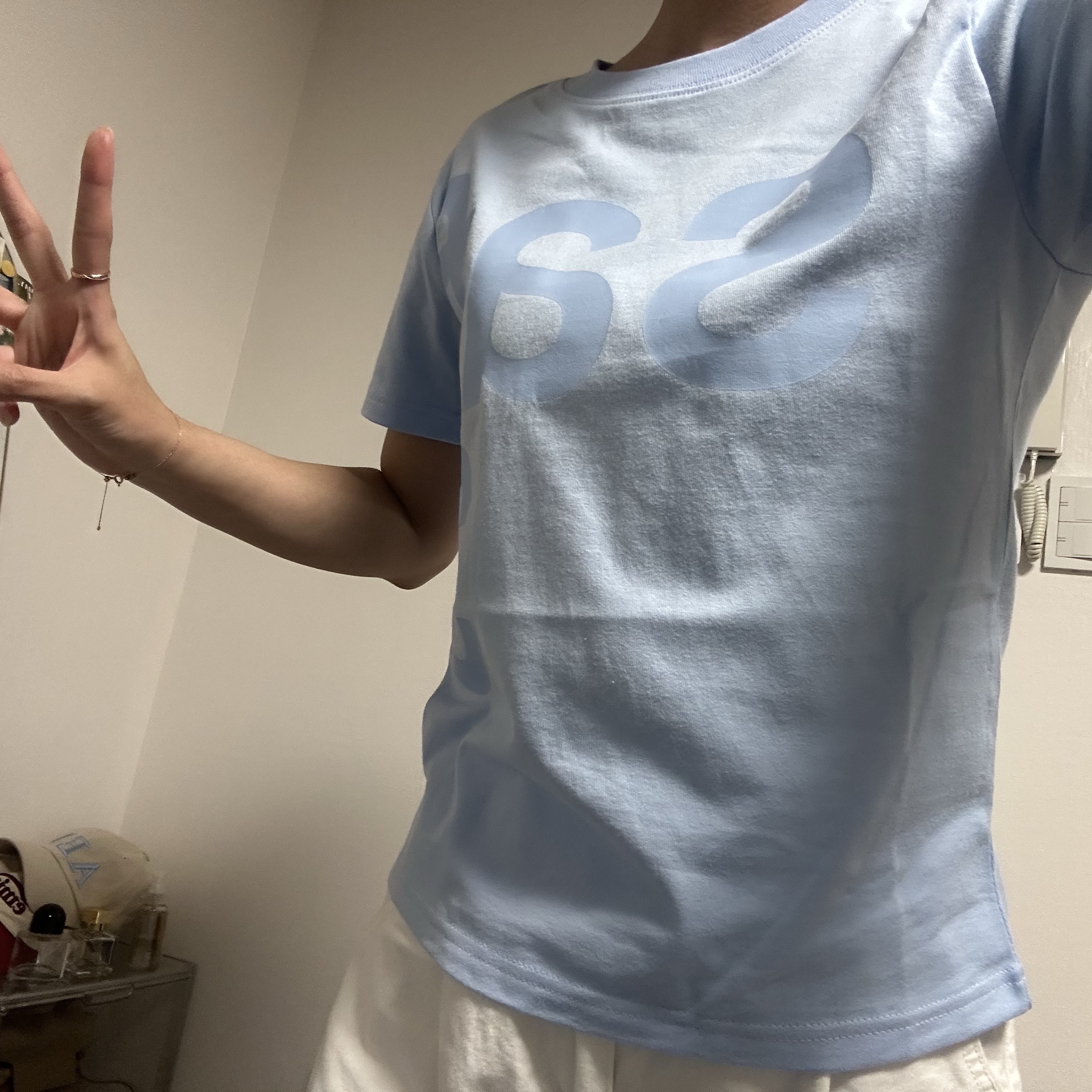 [KREAM 단독] Safarispot 1/2 Basic Safari T-Shirt Sky 착용 스타일