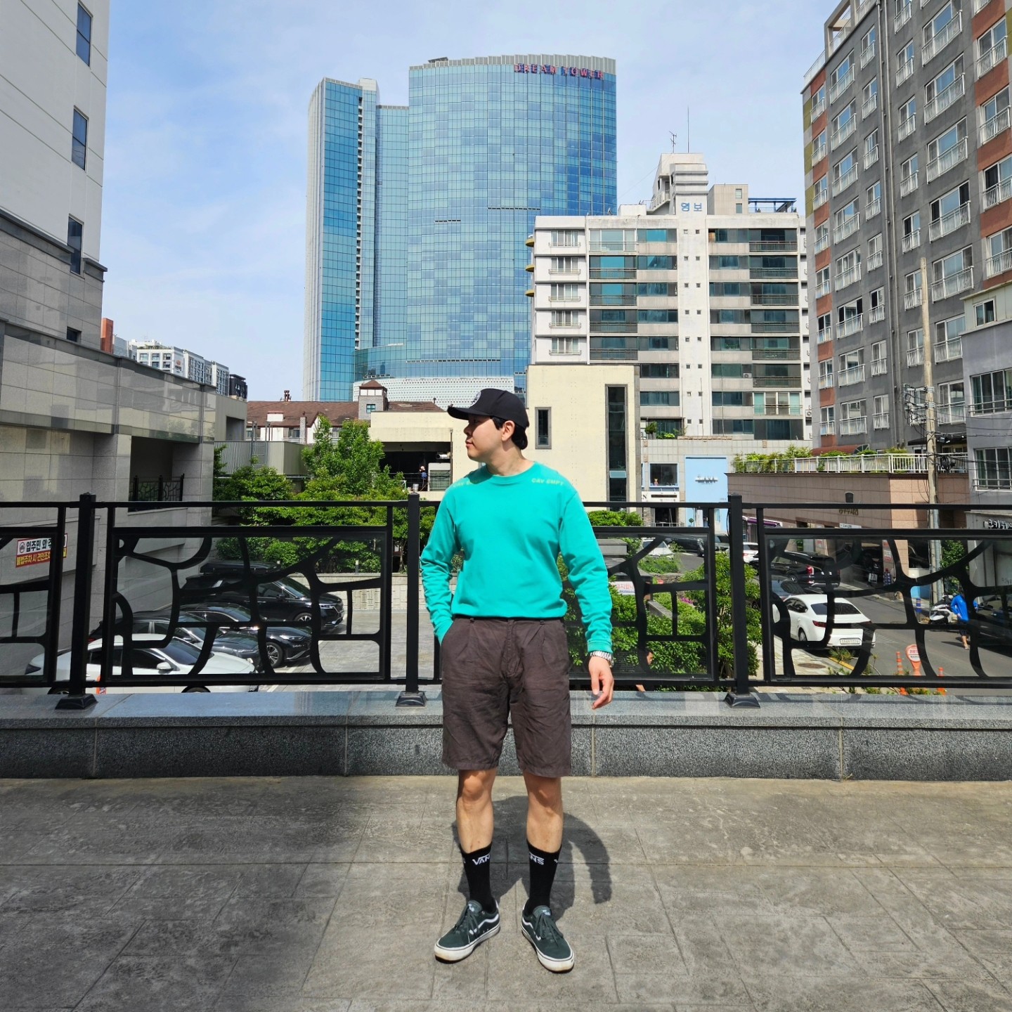 오메가 씨마스터 플래닛 오션 600M 코 액시얼 마스터 크로노미터 스틸 블랙 착용 스타일 - 4