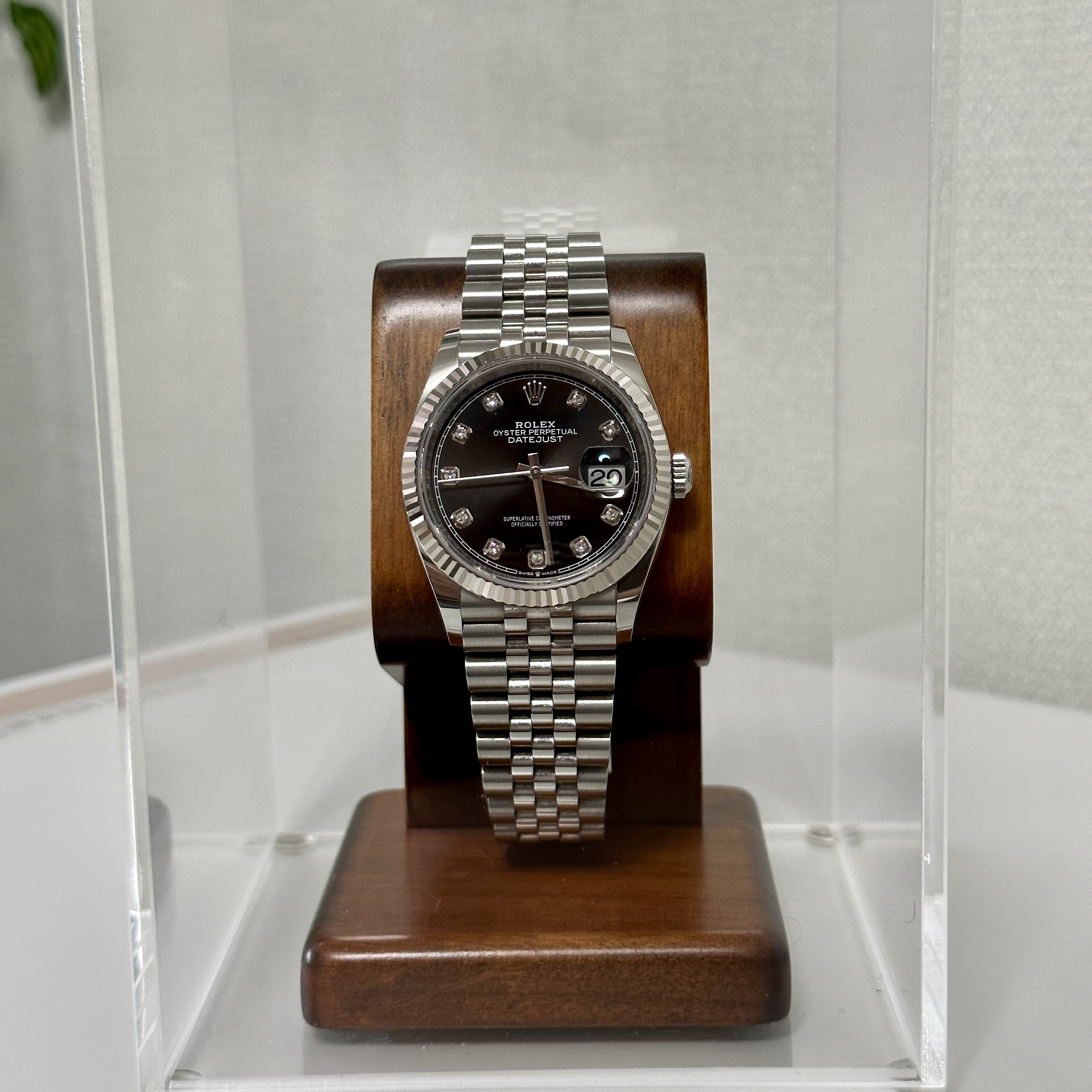 Rolex Datejust 36mm 126234 Bright Black Diamond-Set Jubilee 착용 스타일 - 1
