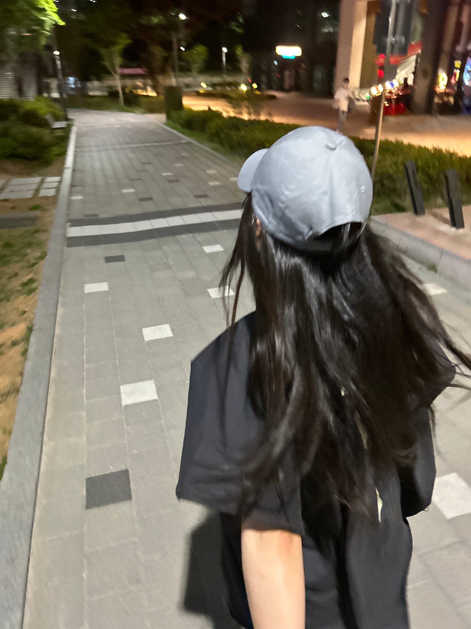 Yeezy One Box T-Shirt Black, Nike Heritage 86 Futura Washed Cap Particle Grey 착용 스타일 - 1