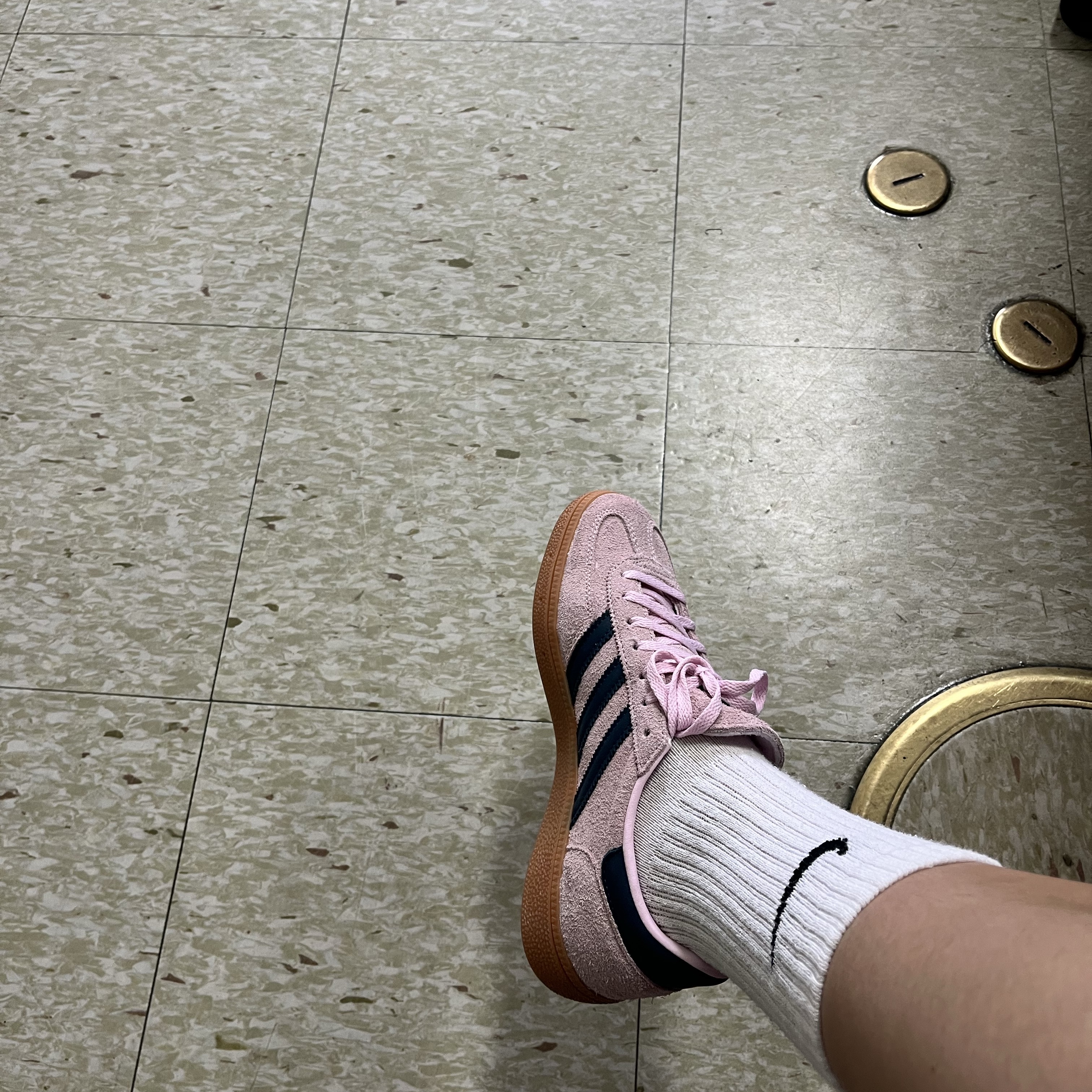 (W) Adidas Spezial Handball Clear Pink 착용 스타일 - 2