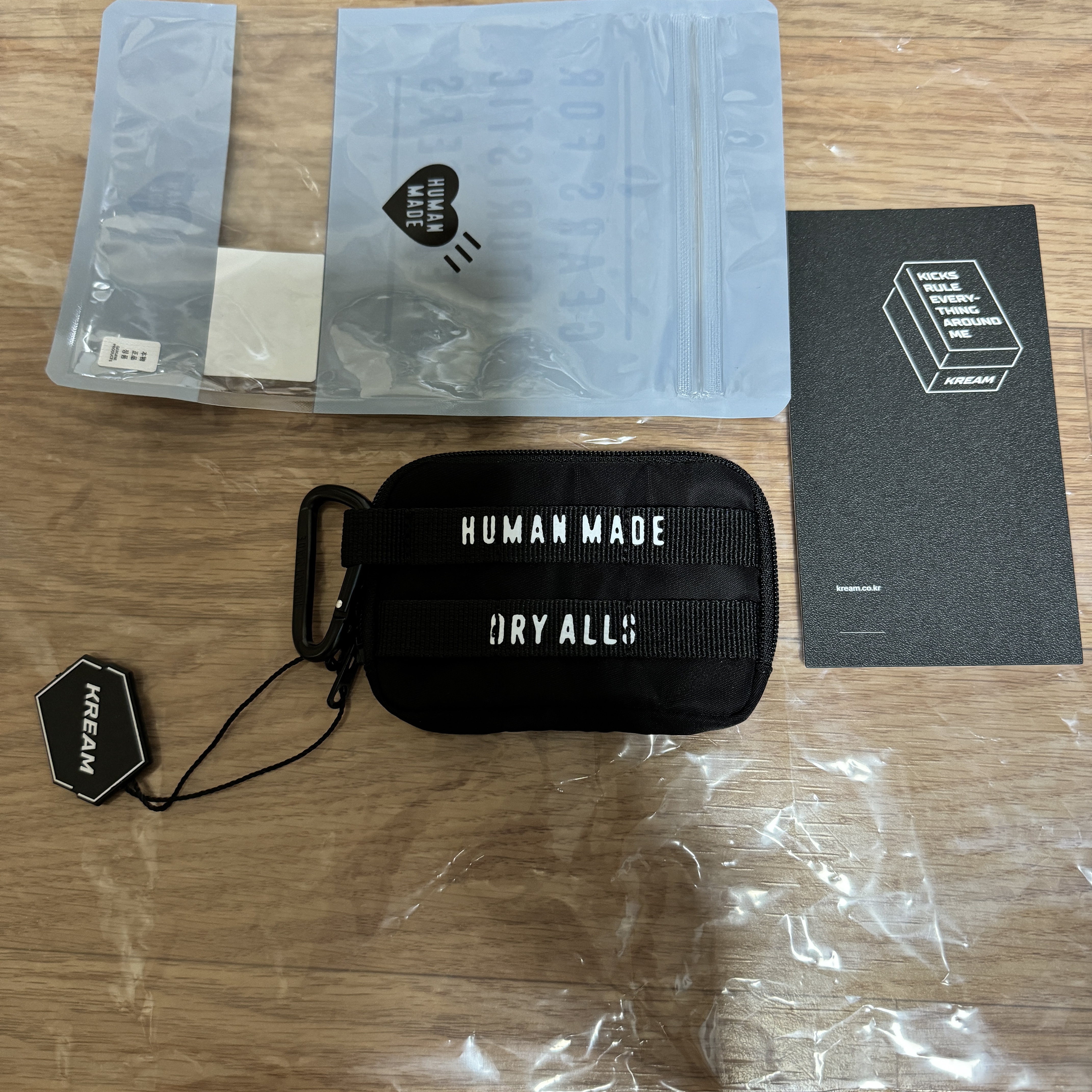Human Made Military Card Case Black 착용 스타일 - 1