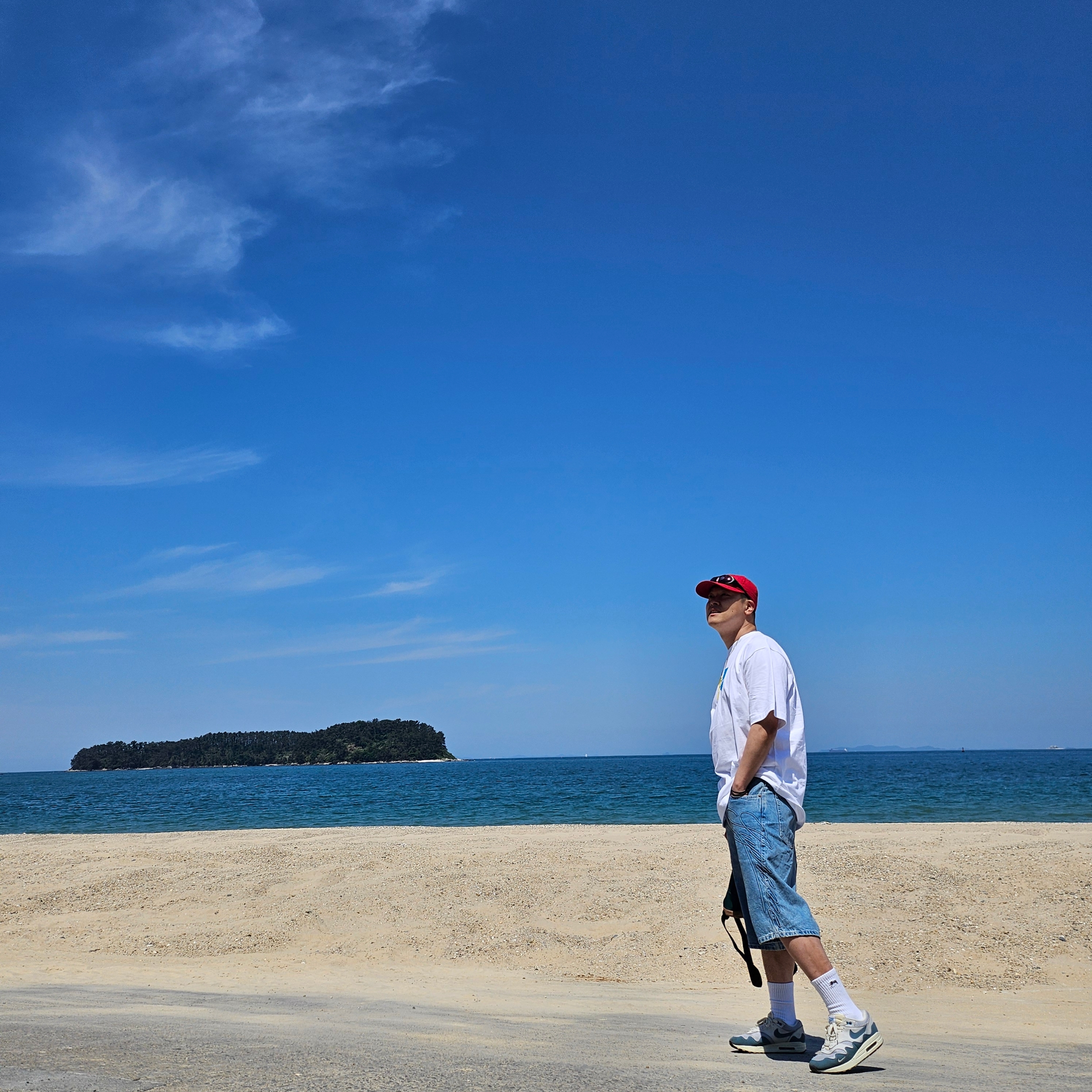 Supreme Seersucker S Logo 6-Panel Red - 24SS, Supreme Script Baggy Denim Short Washed Indigo - 24SS 착용 스타일 - 2