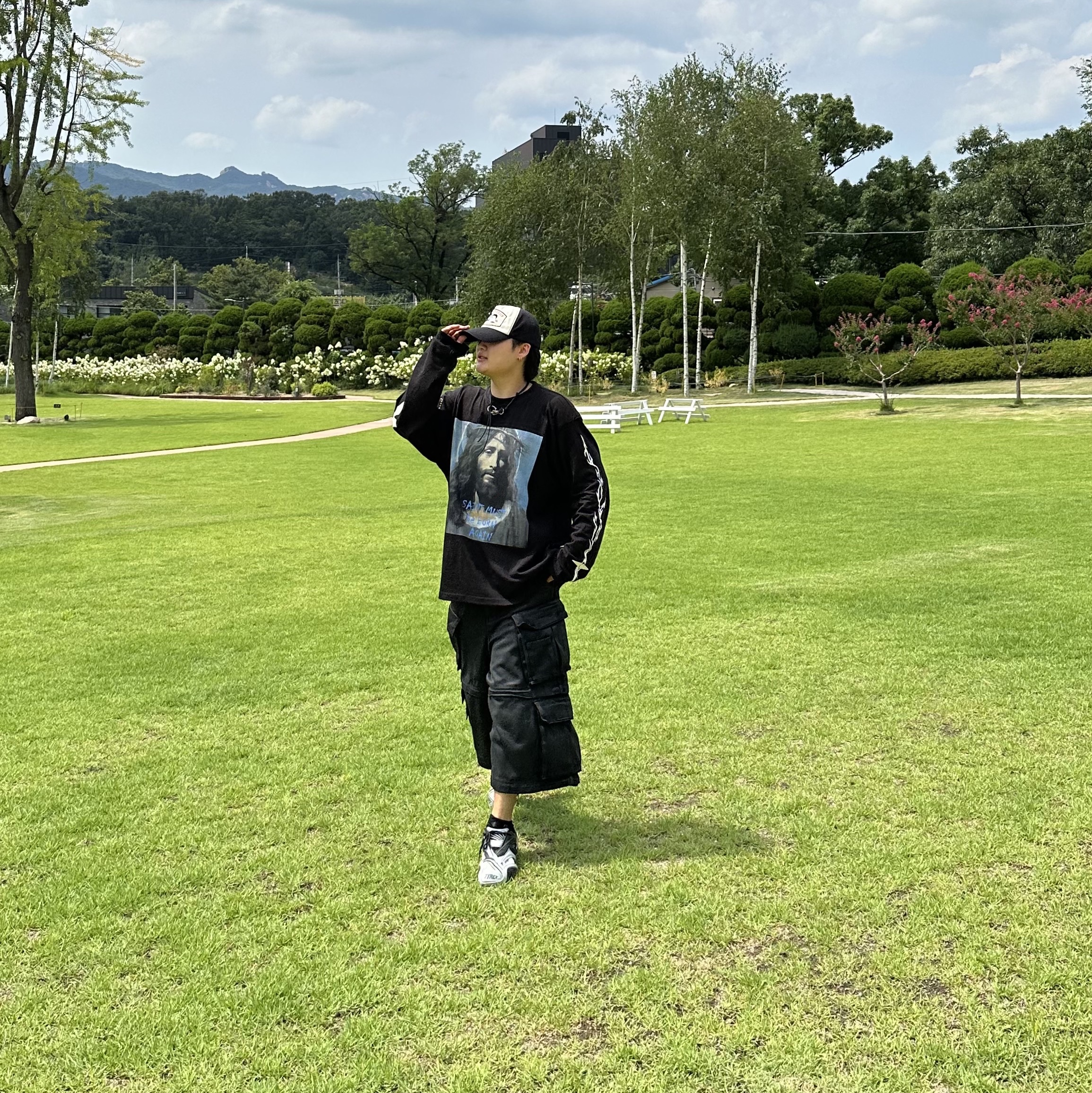 [KREAM 단독] Ourpas 061 Saint Long Sleeve Black, Our Legacy Ladon Leather Keychain Black 착용 스타일 - 3