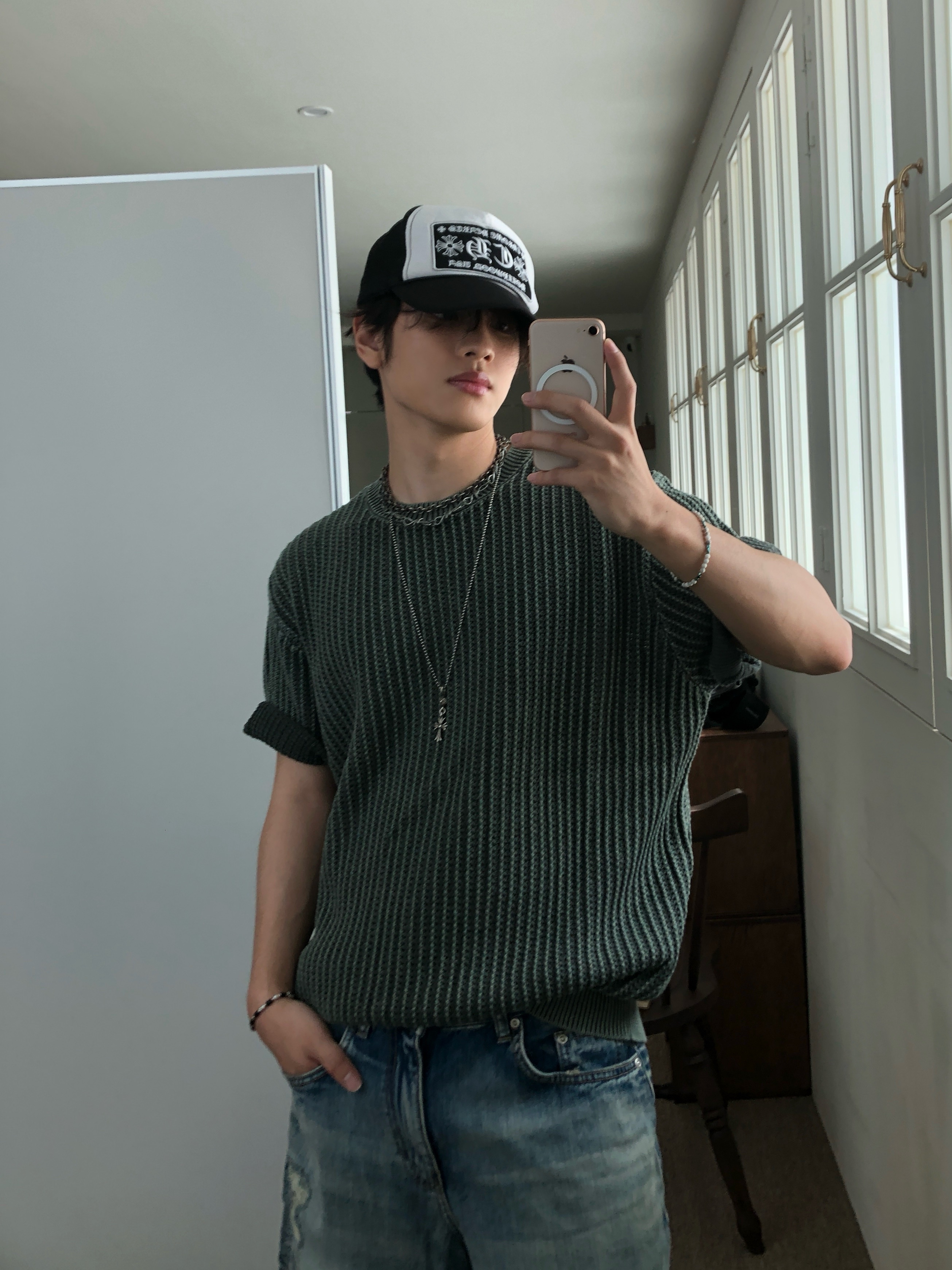 Chrome Hearts CH Hollywood Trucker Hat Black White 착용 스타일 - 1