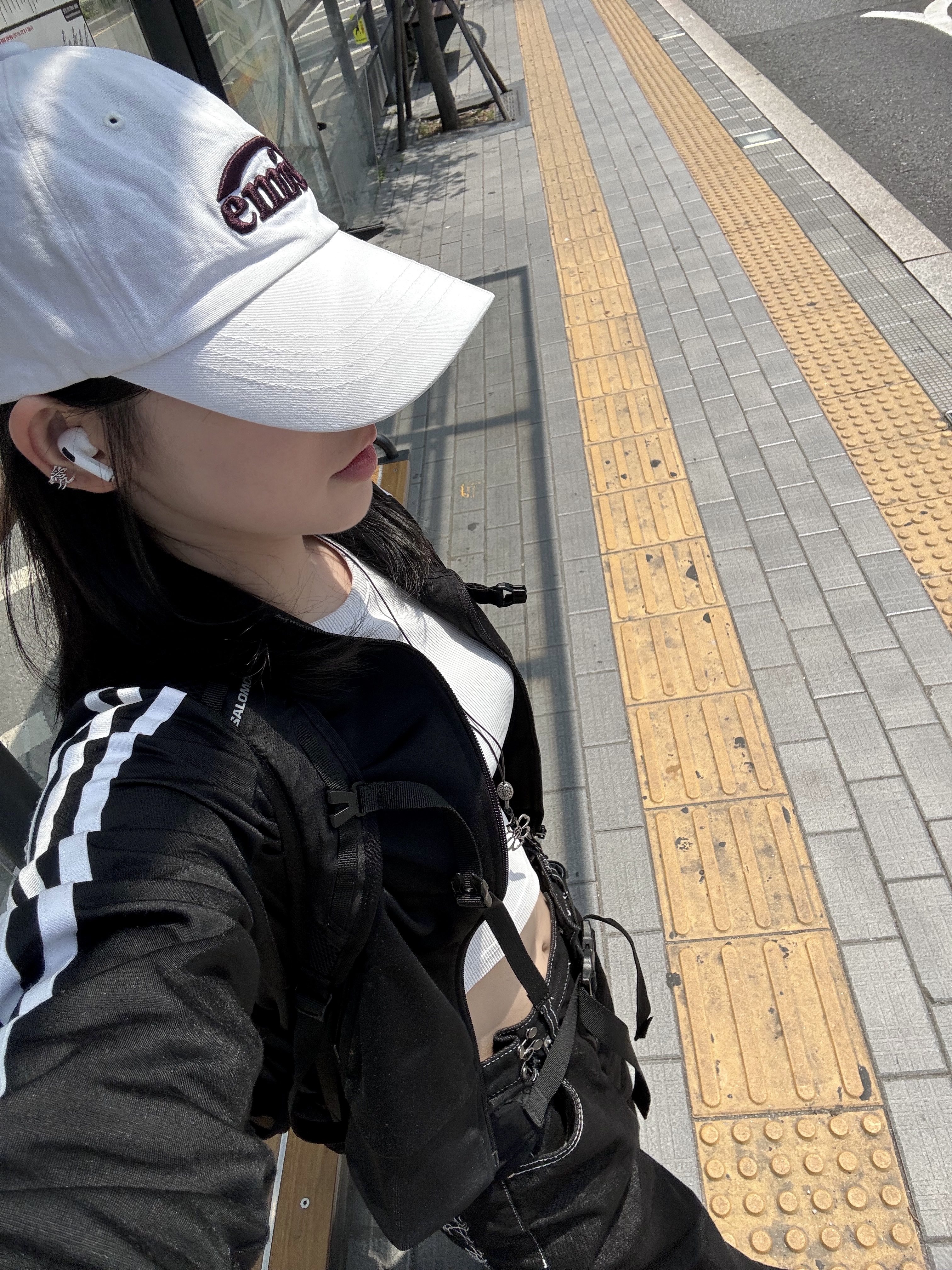 (W) Adidas Adicolor Classic Firebird Track Top Black - KR Sizing, Salomon Trailblazer 20 Black (New Ver.) 착용 스타일
