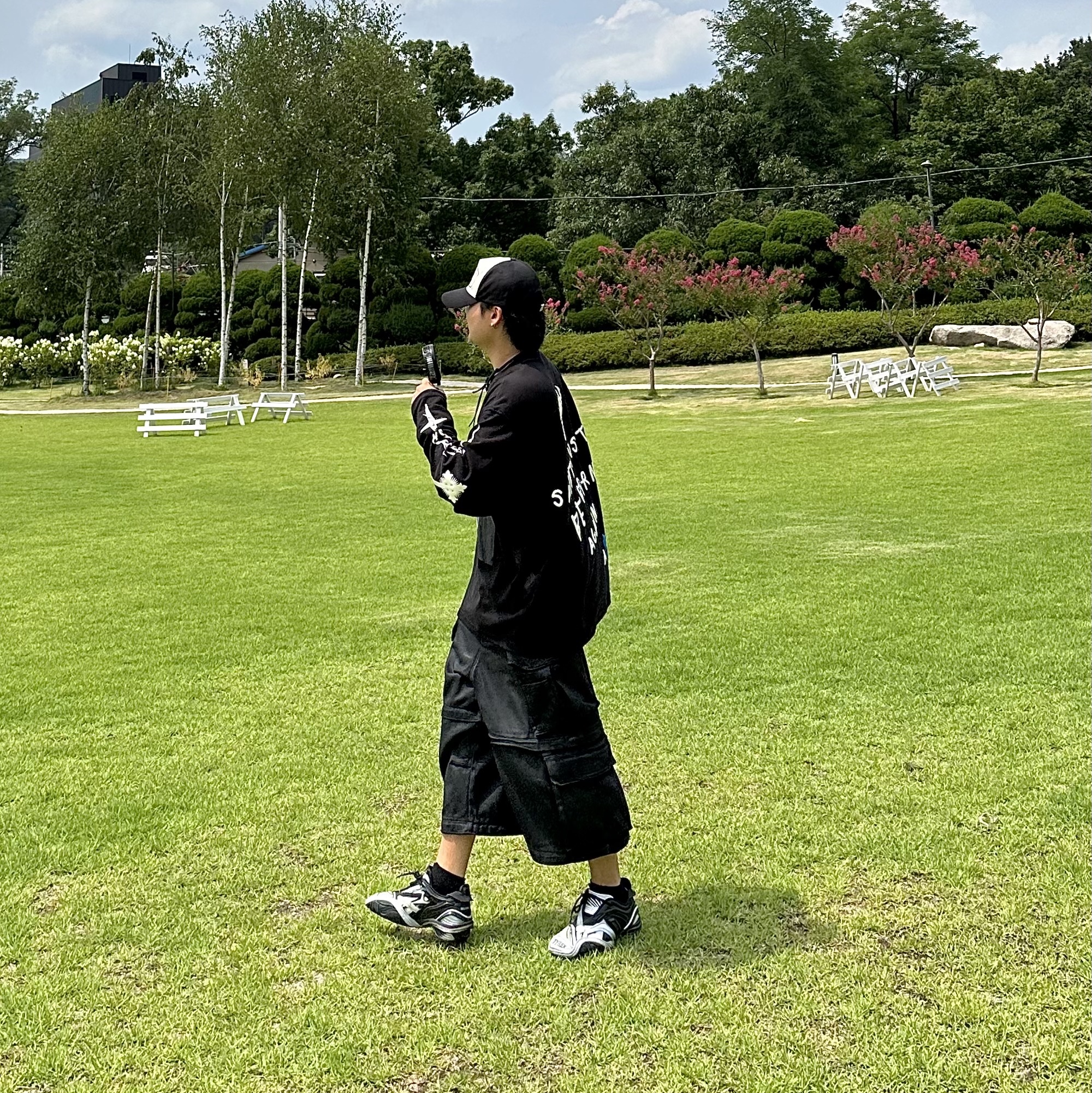 [KREAM 단독] Ourpas 061 Saint Long Sleeve Black, Our Legacy Ladon Leather Keychain Black 착용 스타일 - 2