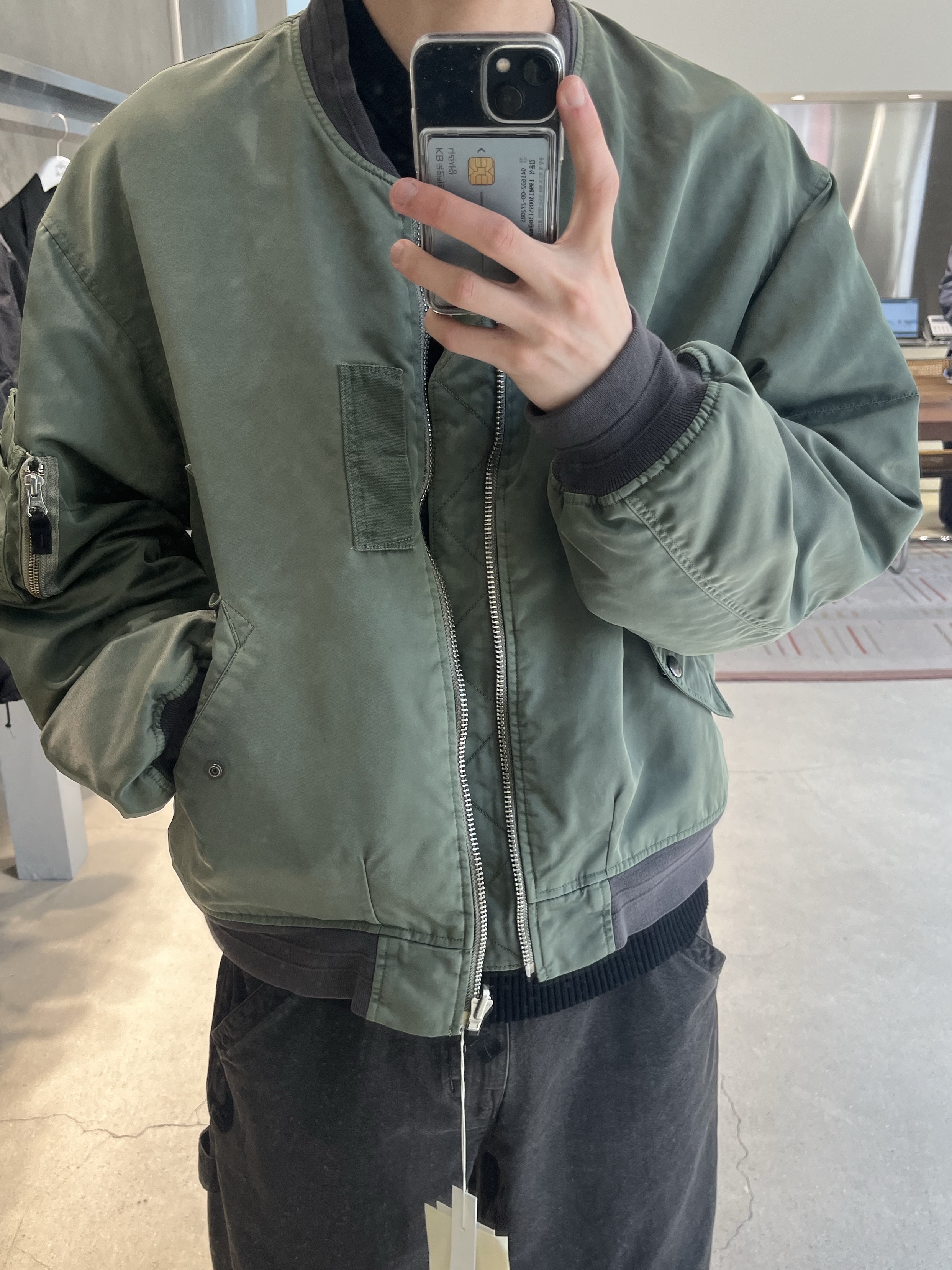 Polyteru Human Index Human Rain Pancho Hoodie Black, Polyteru Human Index Index Sweatpants Gray 착용 스타일 - 1