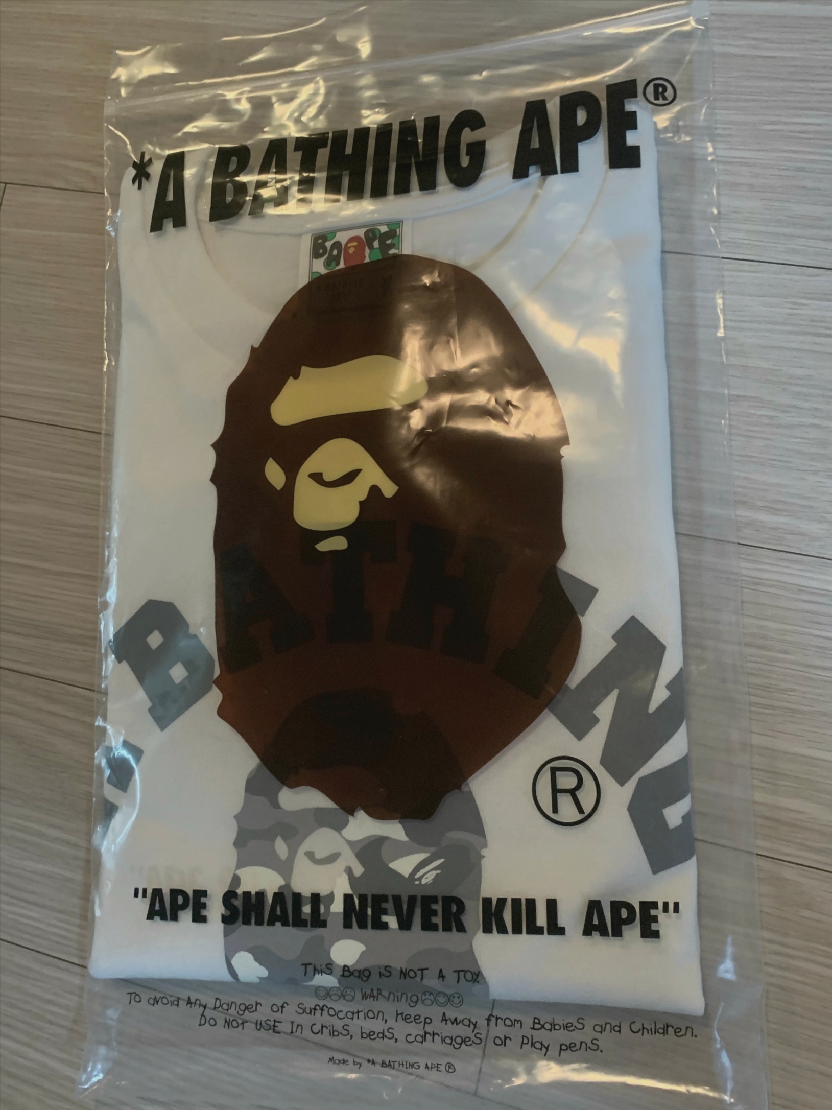 BAPE City Camo College T-Shirt White Grey 착용 스타일 - 1