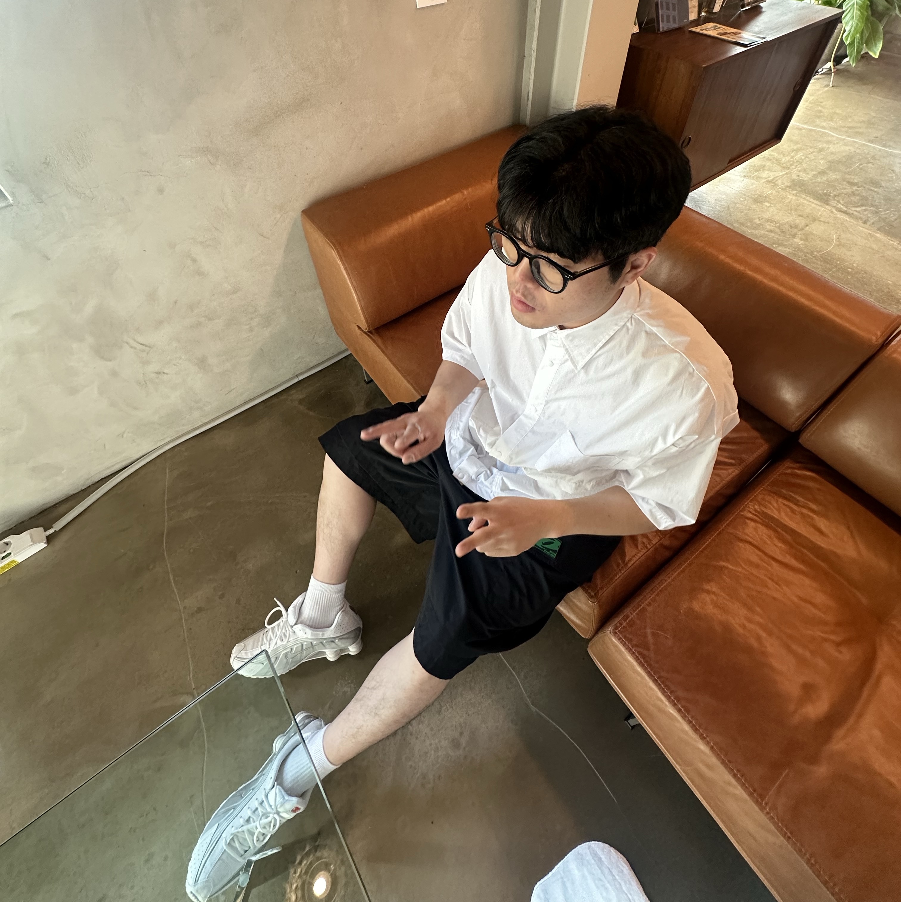 (W) Nike Shox R4 White Metallic Silver 착용 스타일