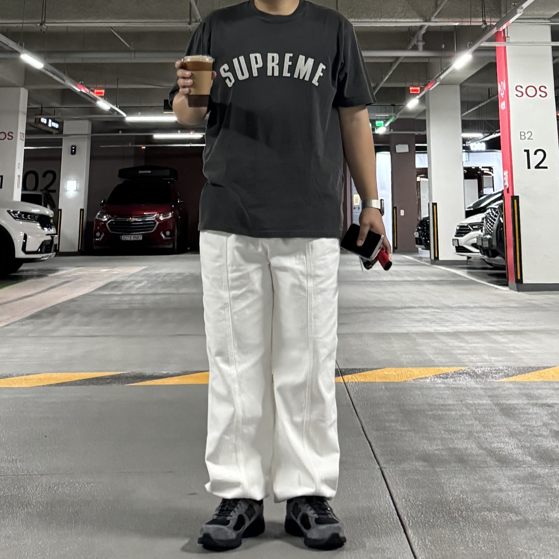 Supreme Cracked Arc S/S Top Black - 24SS, New Balance x JJJJound 2002R Gore-Tex Charcoal 착용 스타일