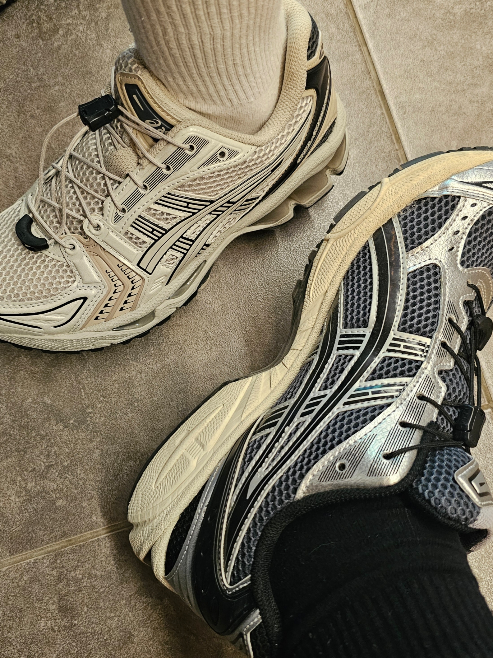 Asics Unlimited Gel-Kayano 14 Smoke Grey, Asics Unlimited Gel-Kayano 14 Carrier Grey Black 착용 스타일 - 2