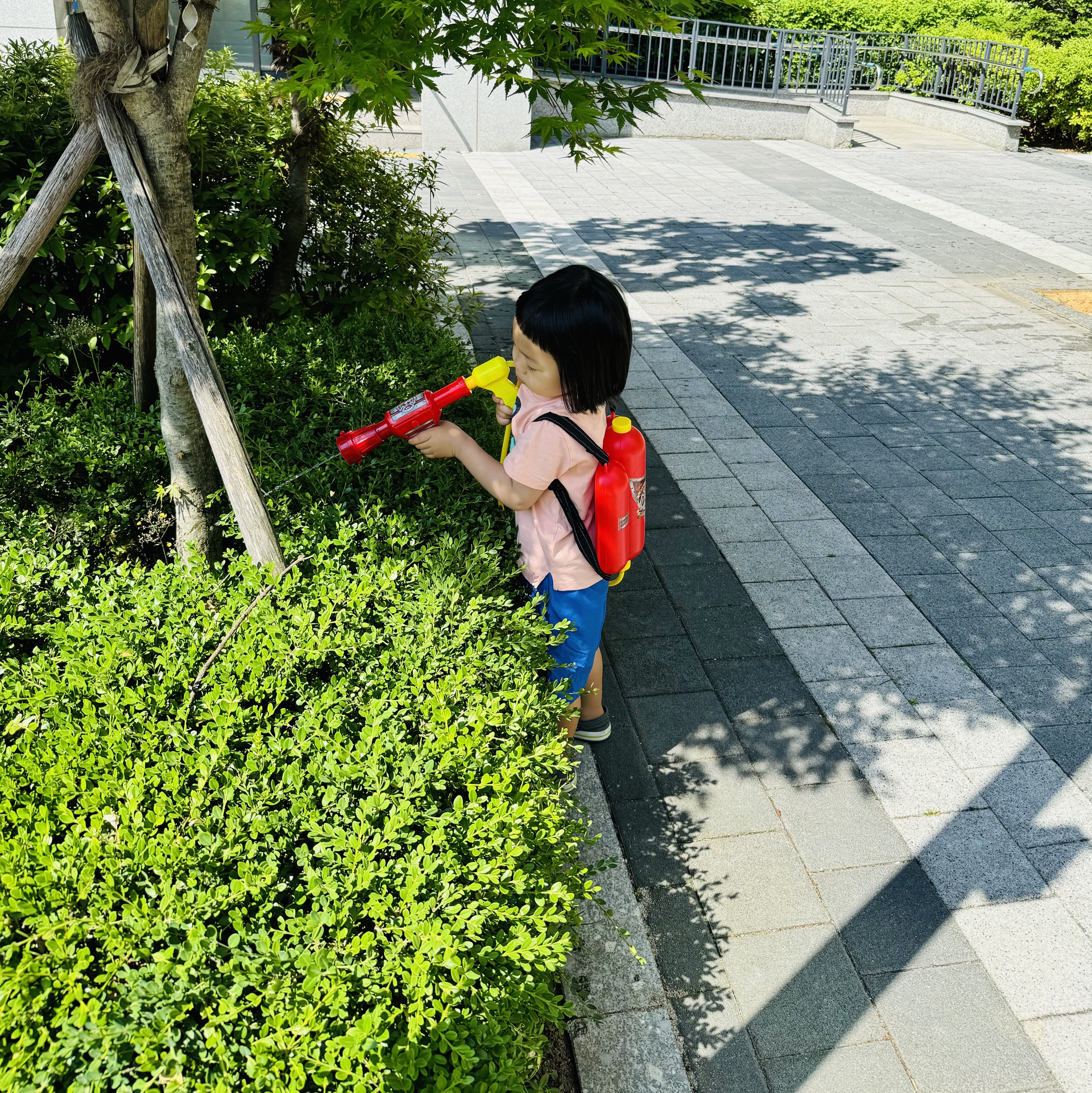 (키즈) 크록스 바야밴드 클로그 슬레이트 그레이 라임 펀치 착용 스타일 - 8