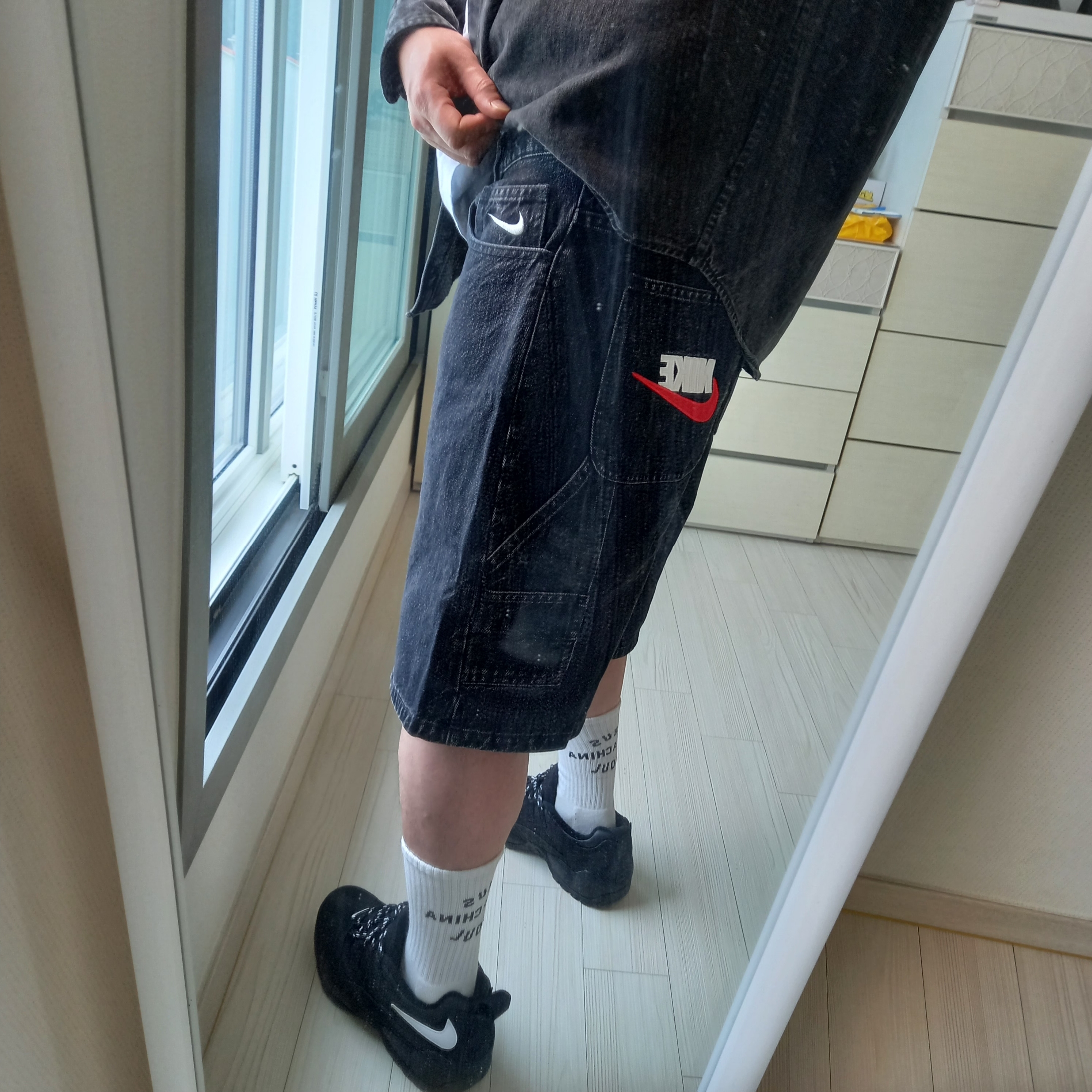 Supreme Pigment Canvas S Logo 6-Panel Black - 23SS, Supreme Small Box Shirt Washed Black - 24SS 착용 스타일 - 8