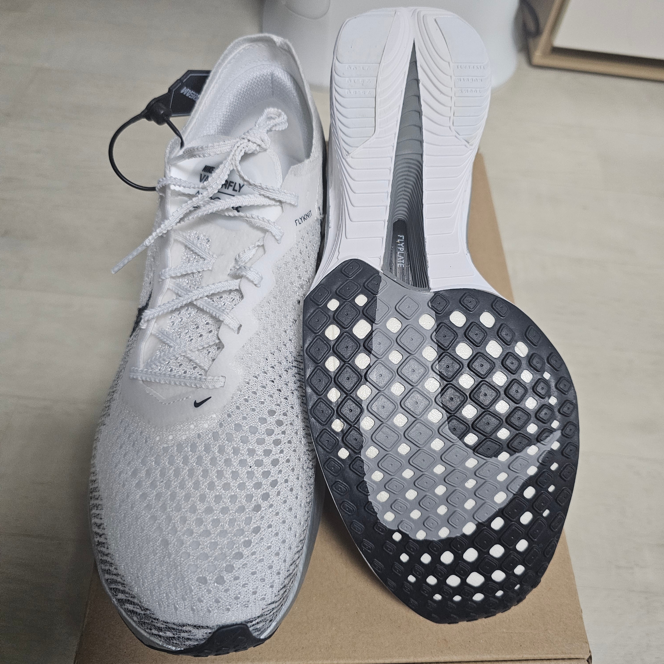Nike ZoomX Vaporfly Next% 3 White Grey 착용 스타일