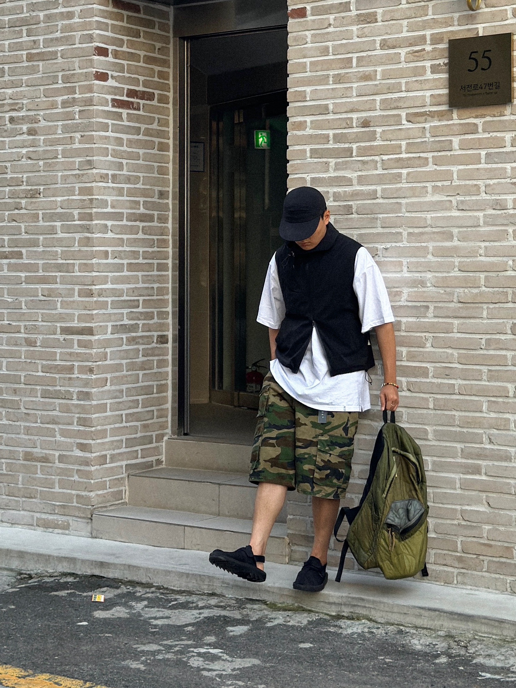 Reebok Beatnik Triple Black, TOWTOW.ARCHIVE Paisley Symbol Bracelet Turquoise 착용 스타일 - 5