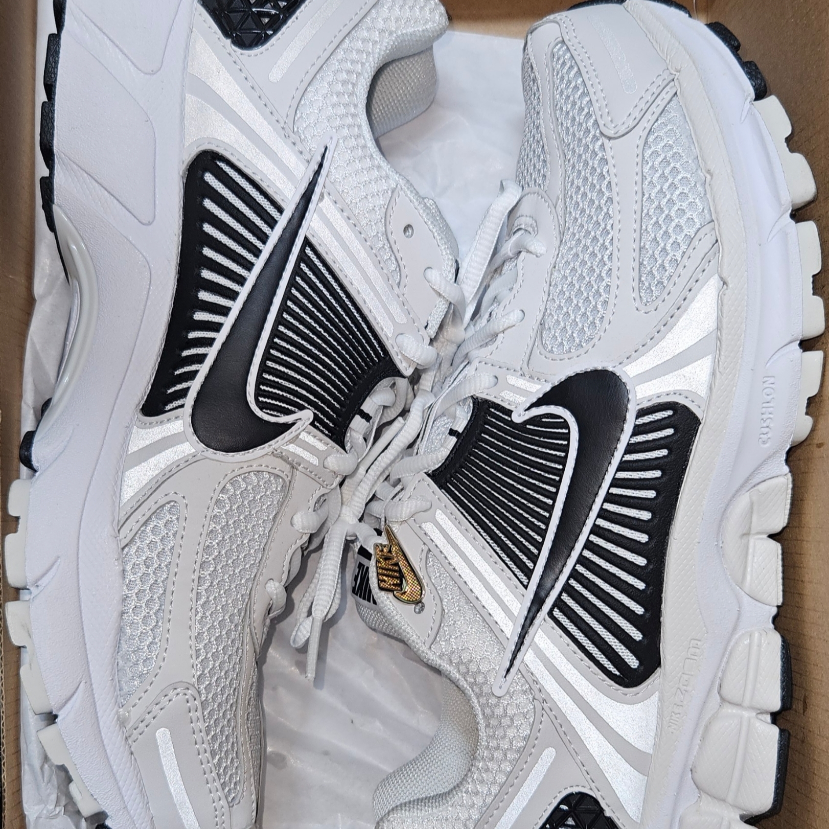 Nike Zoom Vomero 5 White Platinum Tint 착용 스타일
