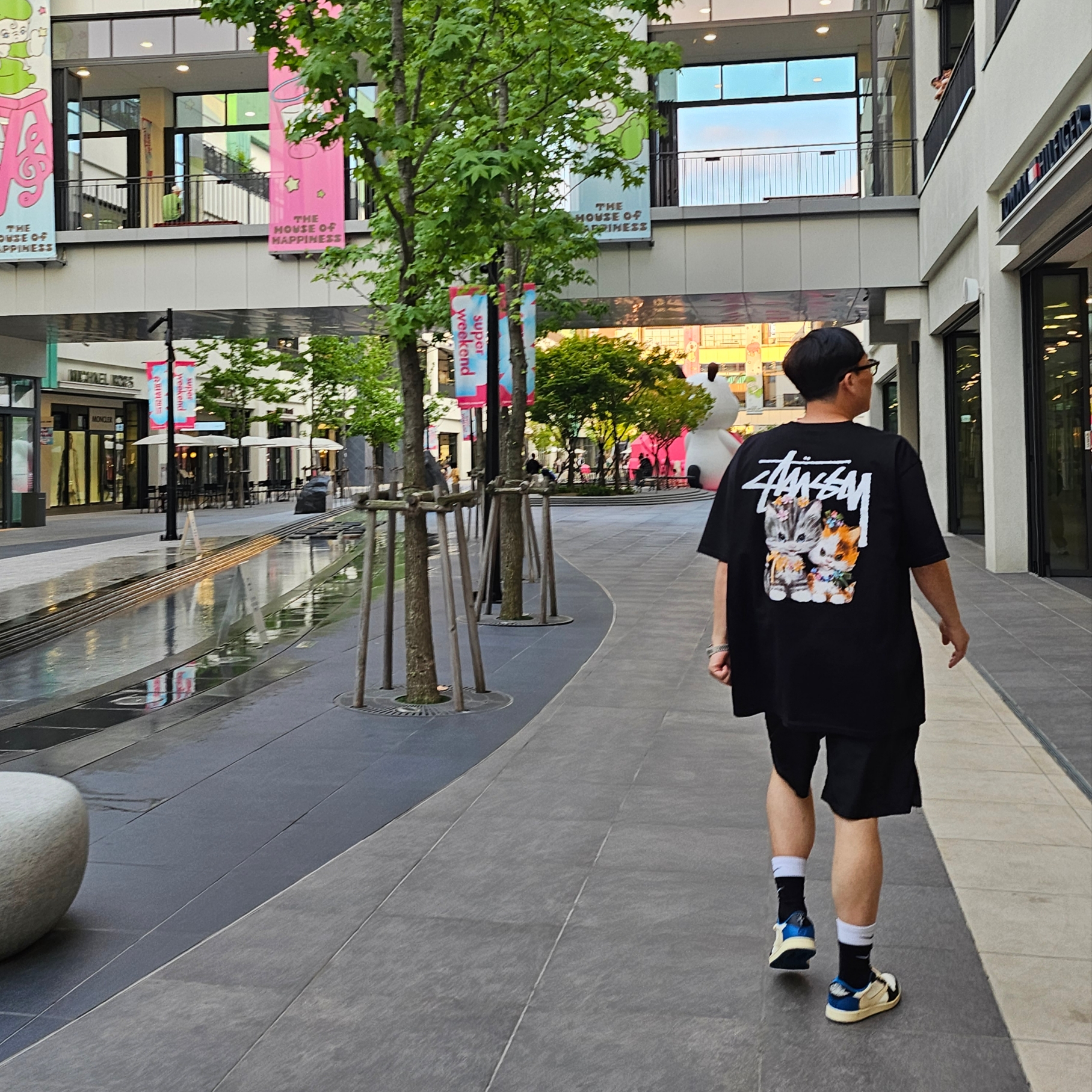Stussy Kittens T-Shirt Black 착용 스타일