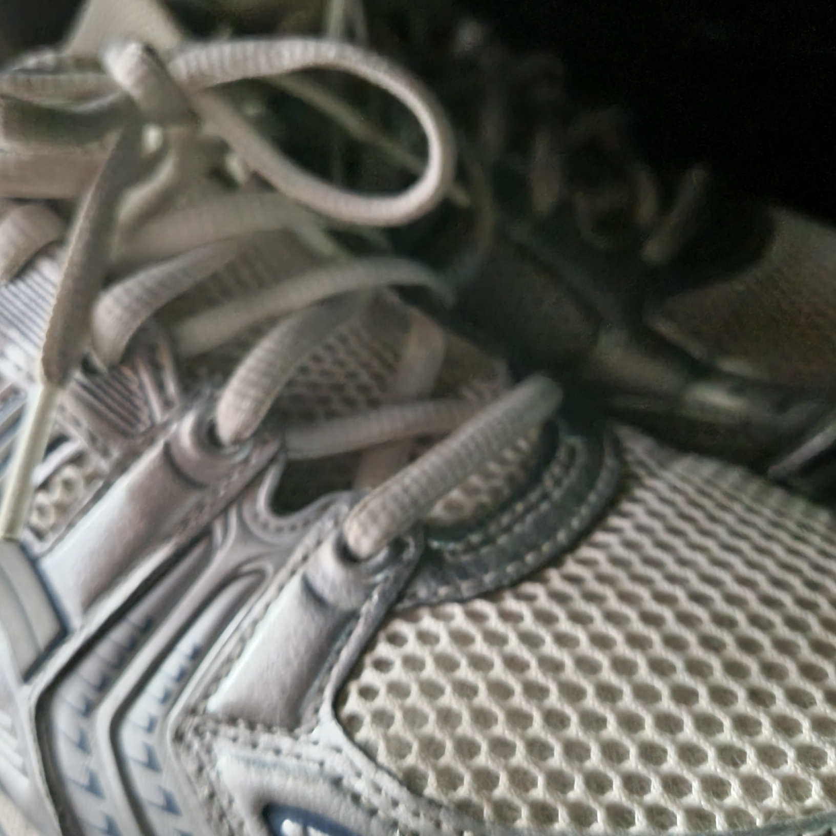Asics Gel-Kayano 14 Cream Pure Silver 착용 스타일