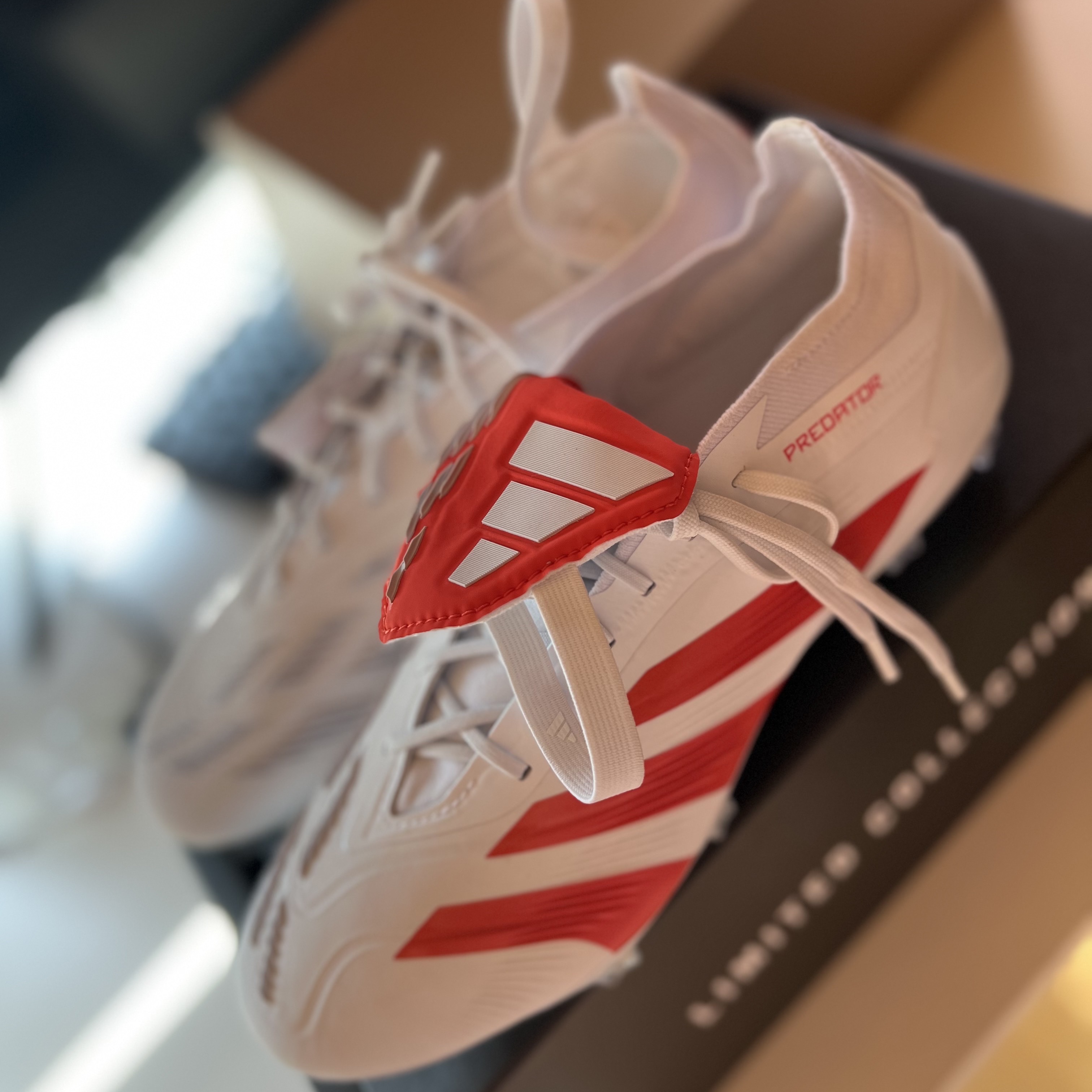 Adidas Predator Elite FT FG Cloud White Bright Red 착용 스타일 - 2