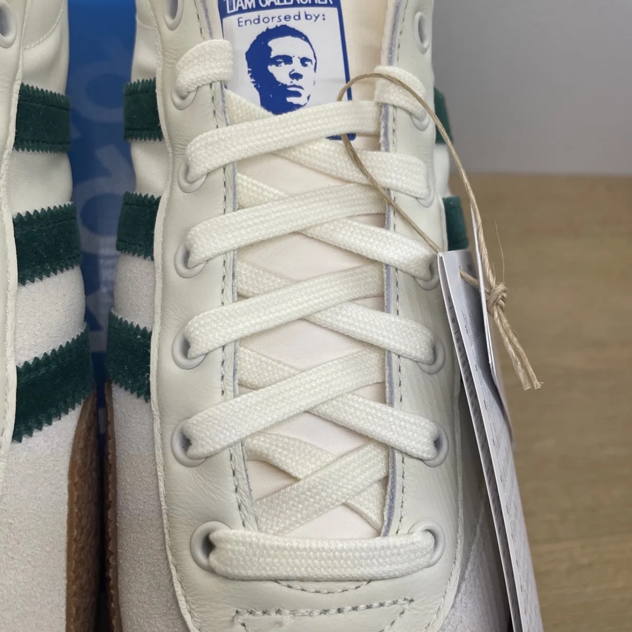 Adidas x Liam Gallagher Spezial LG II Cream White Collegiate Green 착용 스타일 - 1