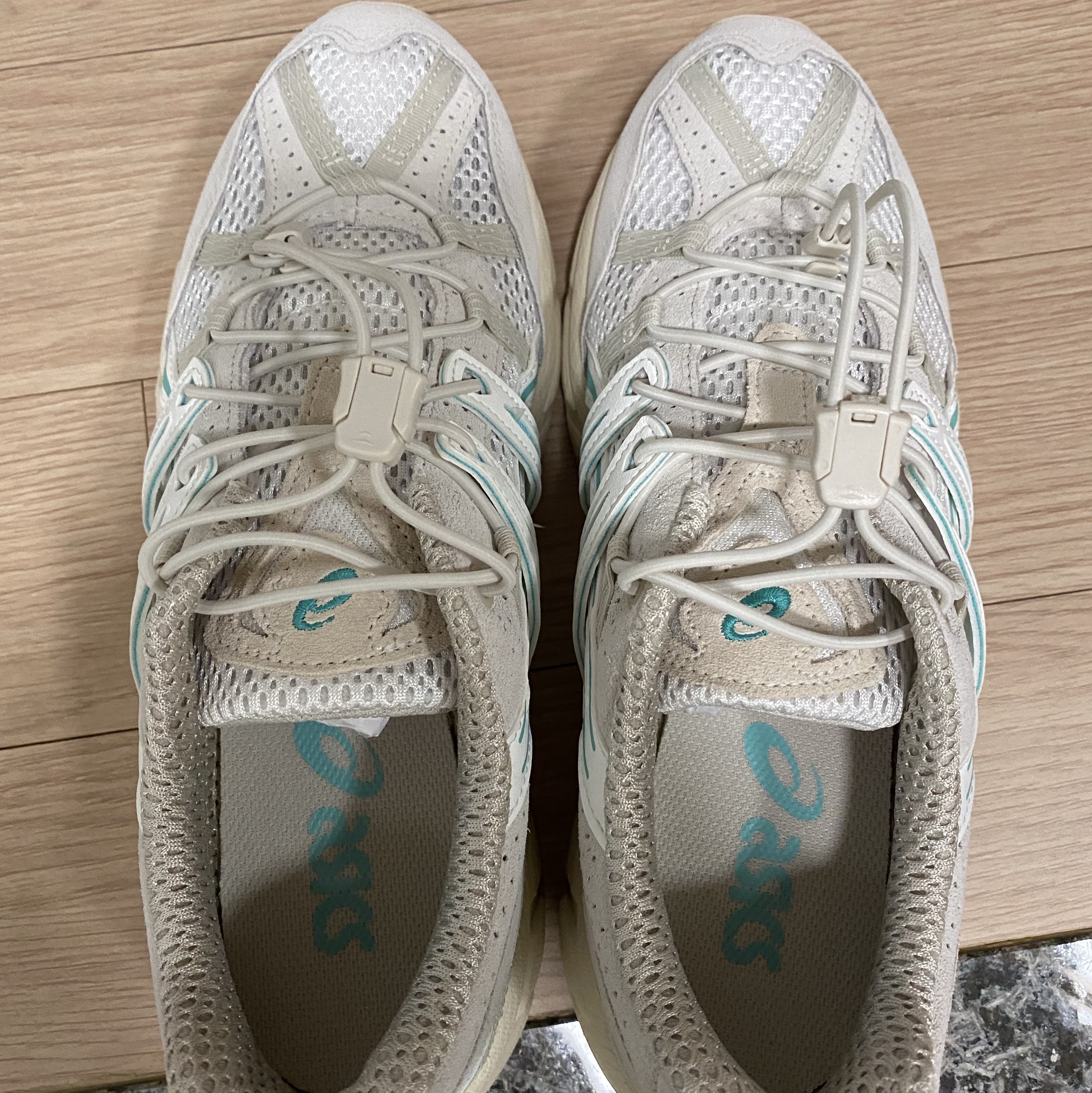 Asics Unlimited Gel-Sonoma 15-50 White Aqua 착용 스타일