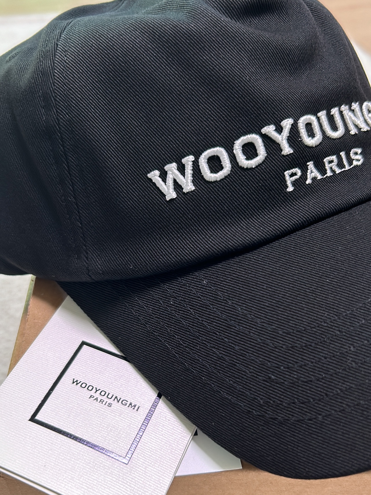 Wooyoungmi Embroidered Ball Cap Black 착용 스타일