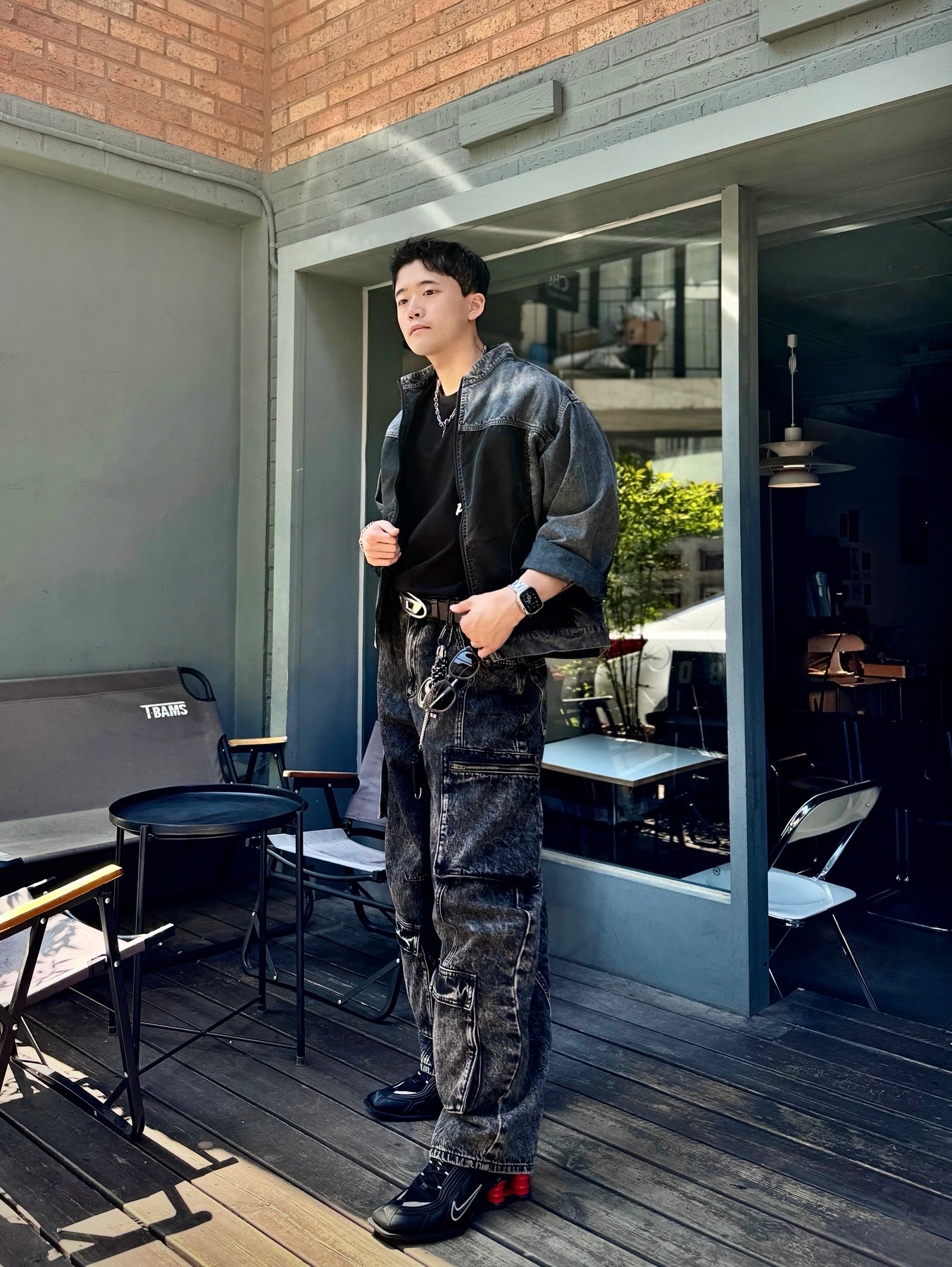 Nike x Martine Rose Shox MR4 Black, Diesel B-1DR Leather Belt with D Buckle Black 착용 스타일 - 2