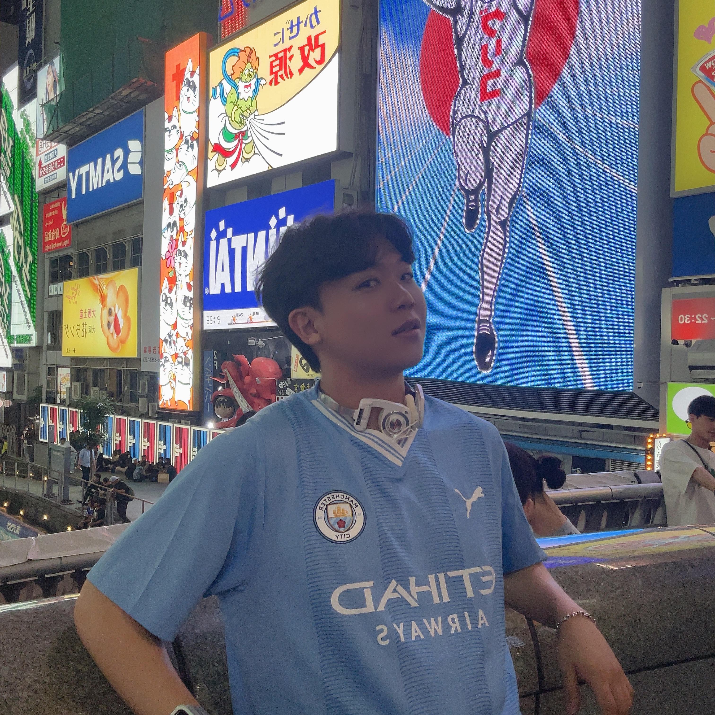 Supreme x Koss Portapro Headphones White - 23FW, Asics Gel-Kayano 14 Monaco Blue Black 착용 스타일 - 1