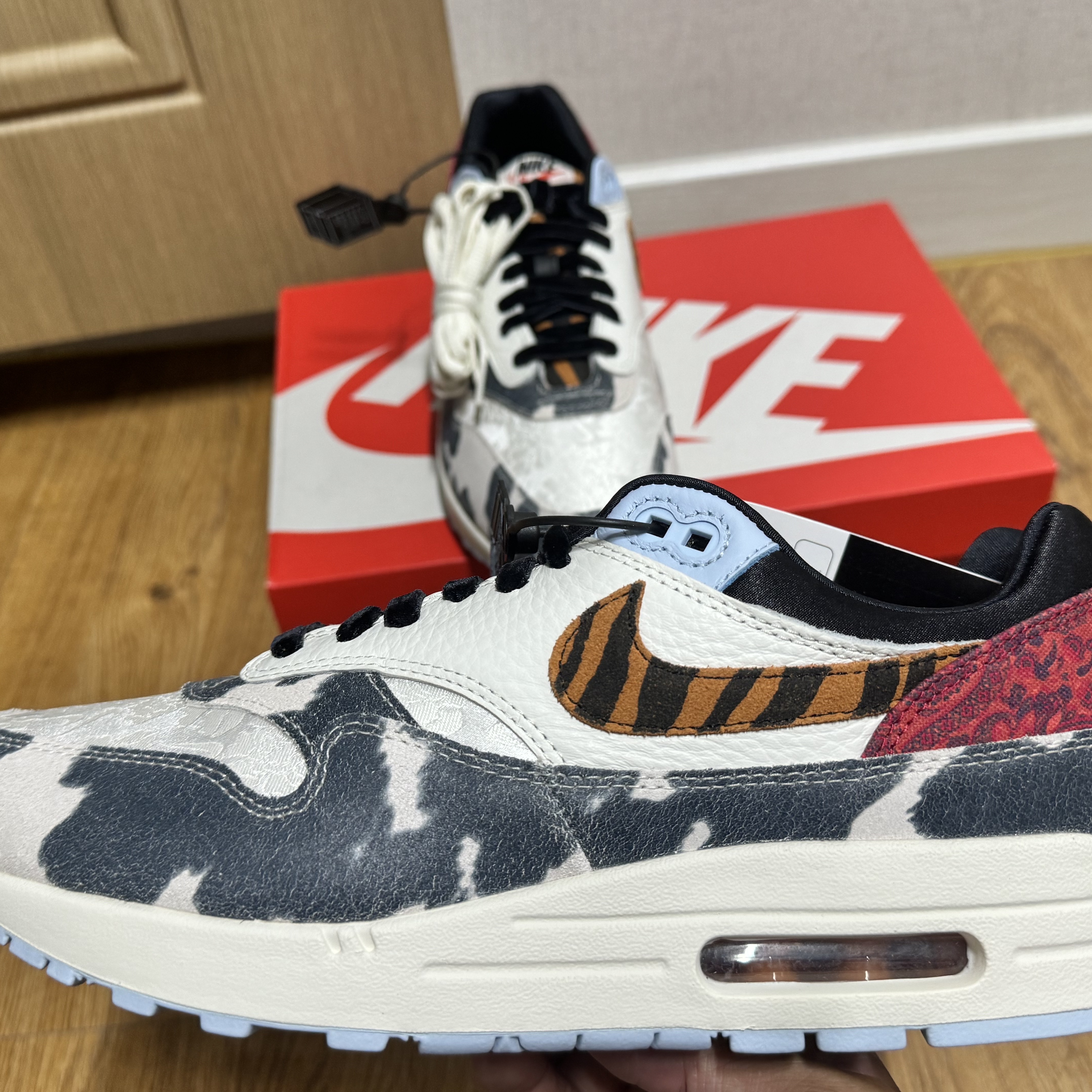 (W) Nike Air Max 1 '87 Great Indoors 착용 스타일 - 3