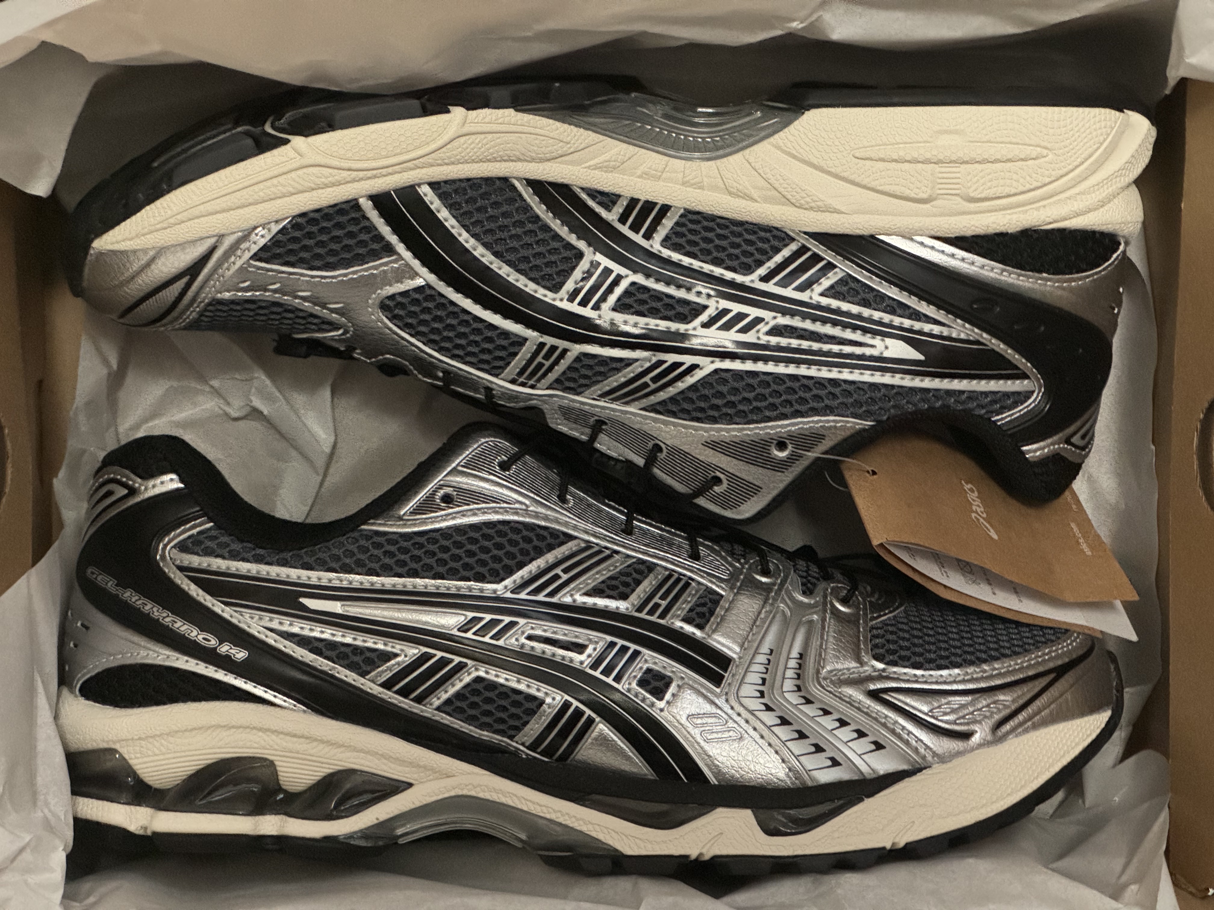 Asics Unlimited Gel-Kayano 14 Carrier Grey Black 착용 스타일
