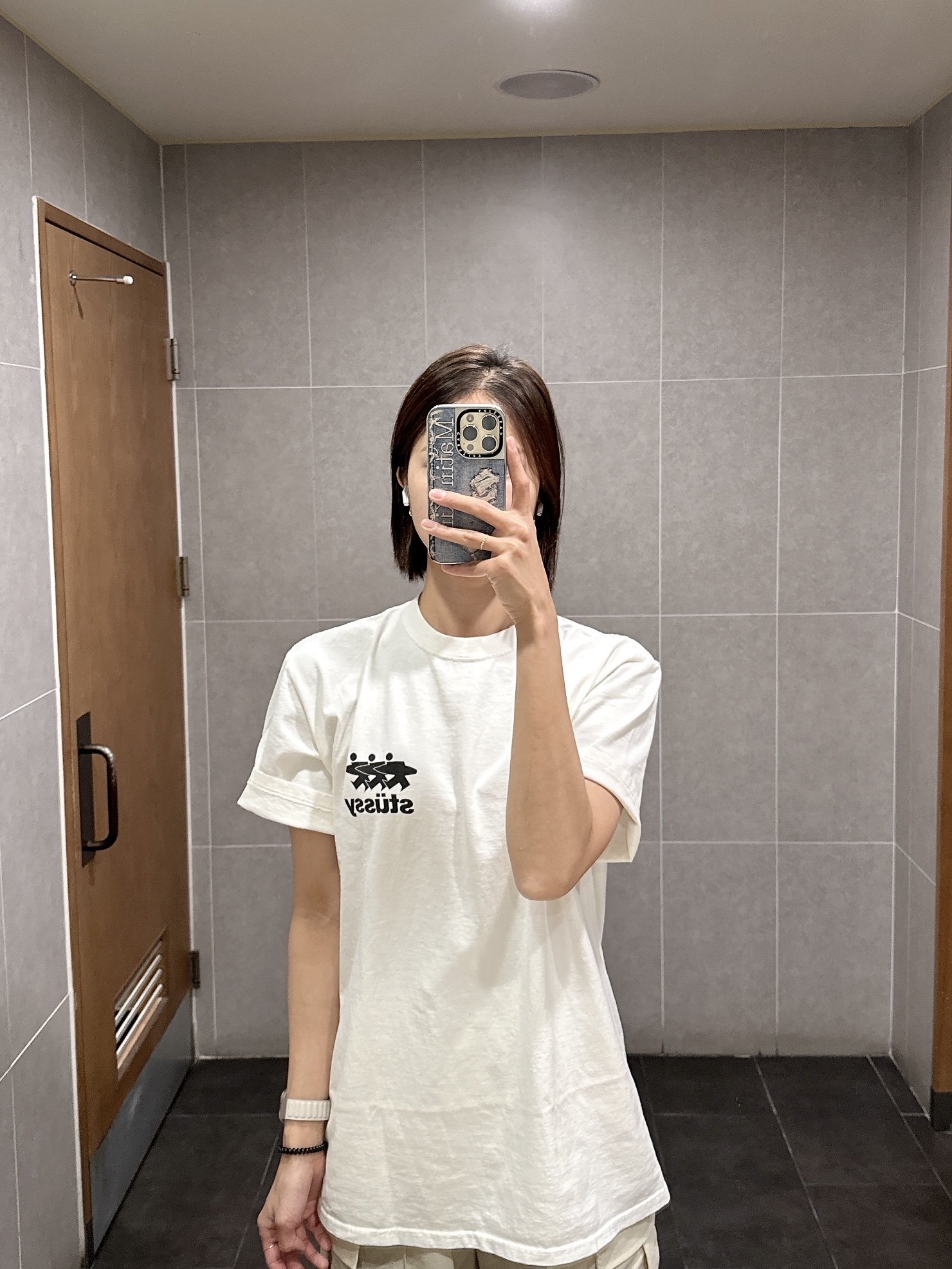 Stussy Surfwalk Pigment Dyed T-Shirt Natural, Casetify x Matin Kim iPhone Destroyed Denim Magsafe Mirror Case Silver 착용 스타일
