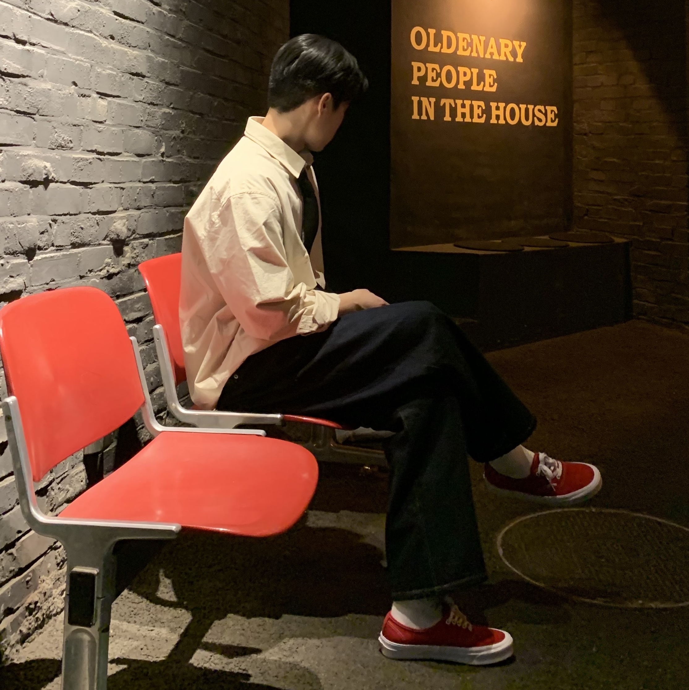 Vans Vault OG Authentic LX Red, Pottery Comfort Shirt Ecru 착용 스타일 - 1