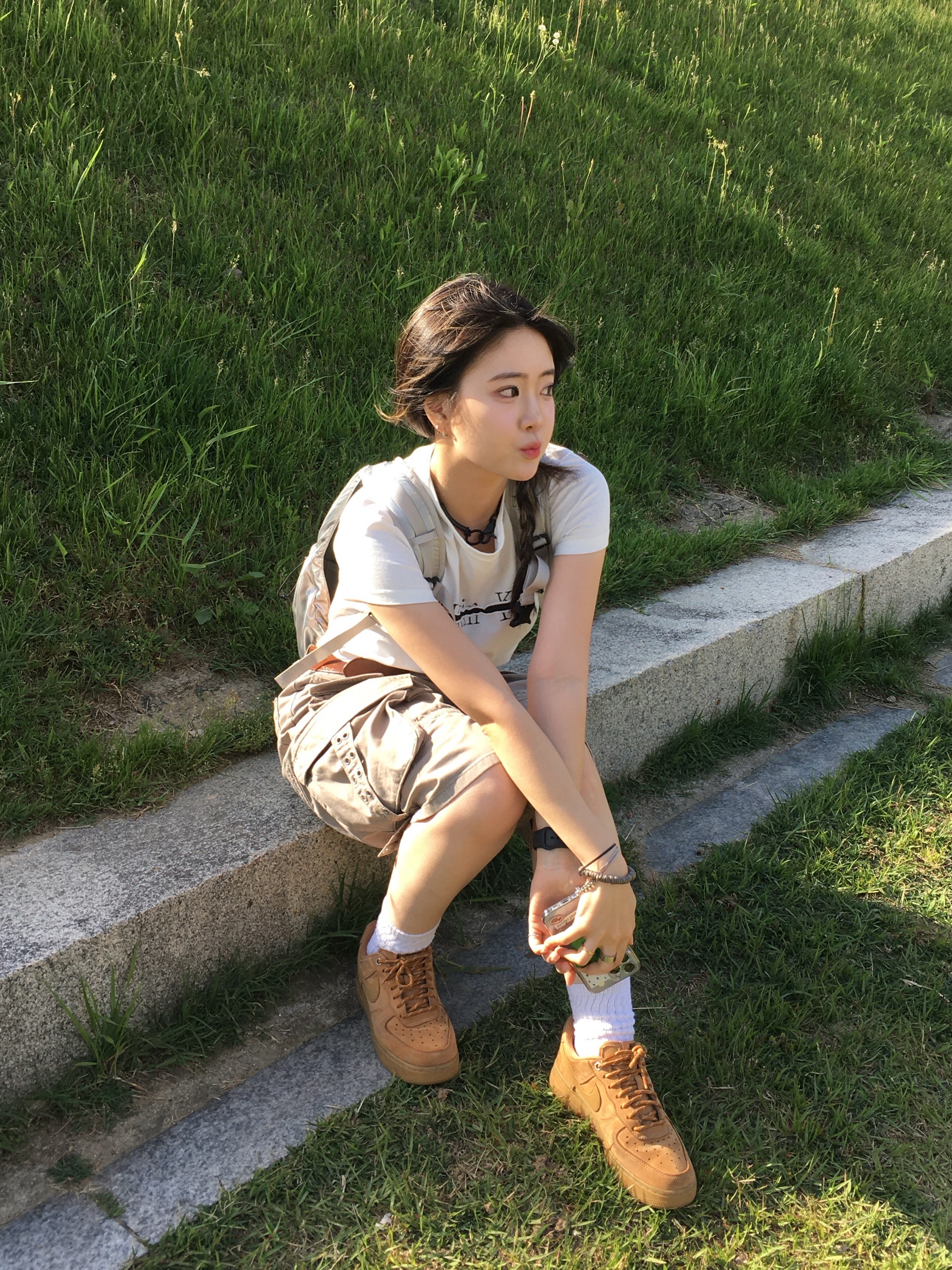 Nike Air Force 1 '07 WB Flax, (W) Matin Kim Logo Cutted Layered Top White 착용 스타일 - 4