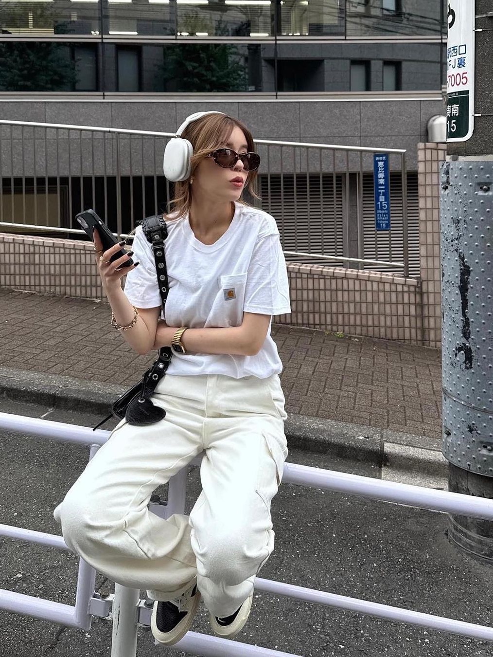 Carhartt WIP S/S Pocket T-Shirt White, Supreme Signature Label S/S Top White - 21SS 착용 스타일 - 2