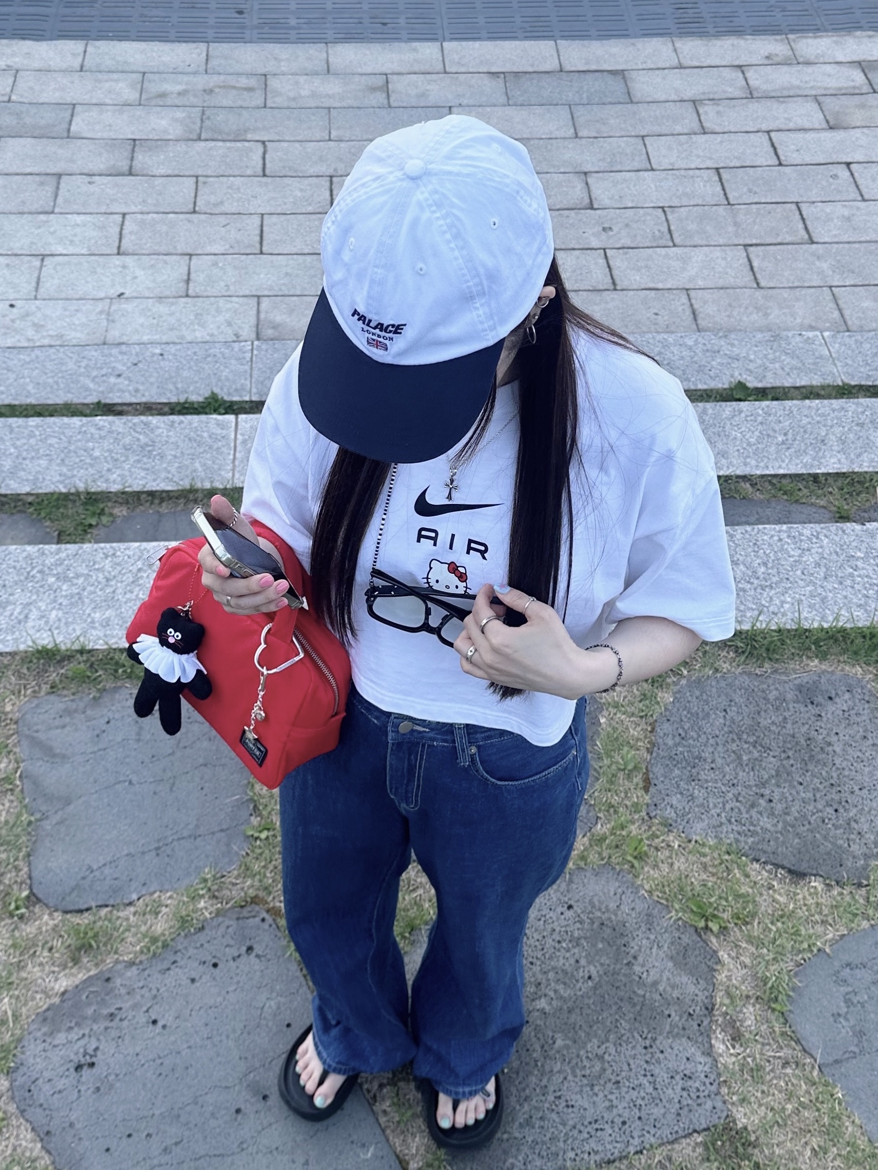 Taw&Toe x Low Classic Platform Flip Flop Black, Nike x Hello Kitty NRG Air T-Shirt White - Asia 착용 스타일