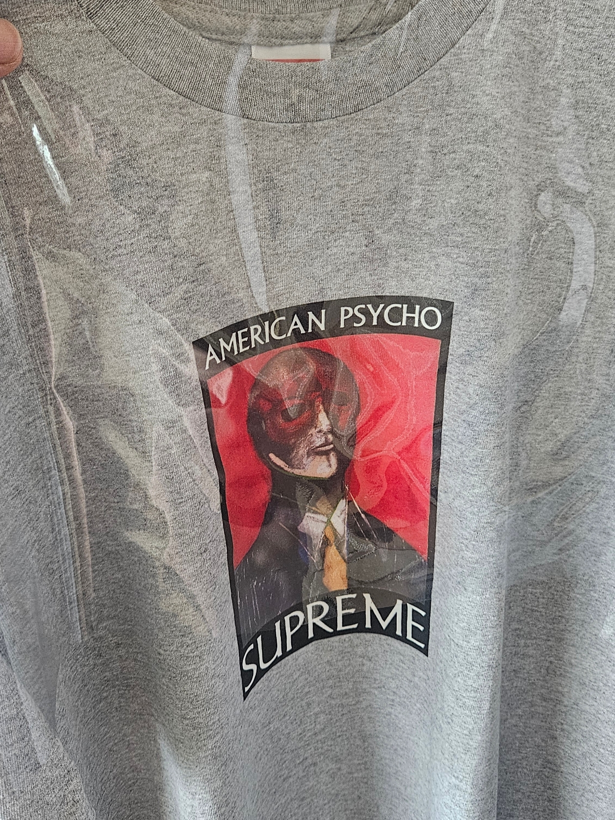 Supreme American Psycho T-Shirt Heather Grey - 23FW 착용 스타일 - 2