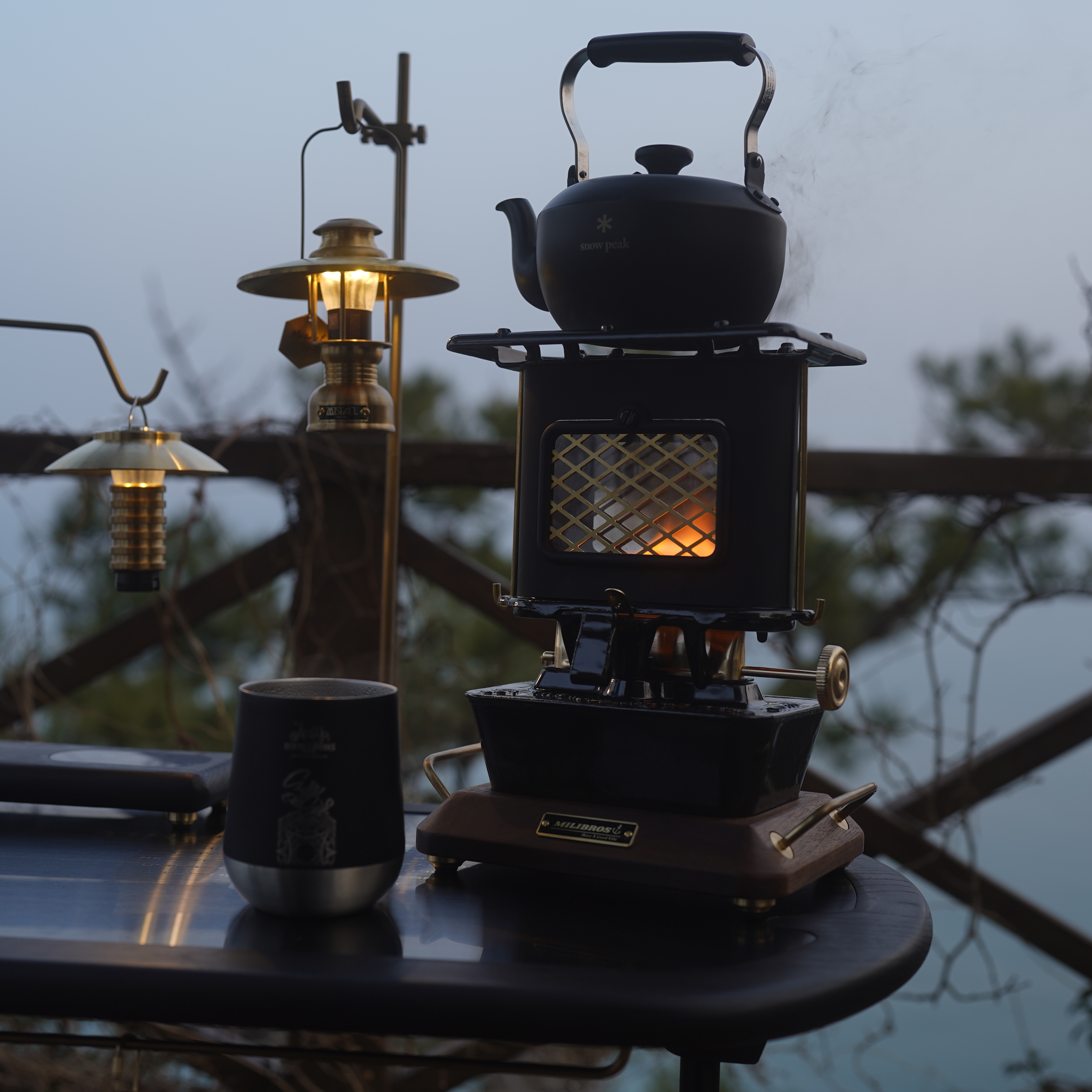 Snow Peak Classic Kettle Black 착용 스타일 - 2