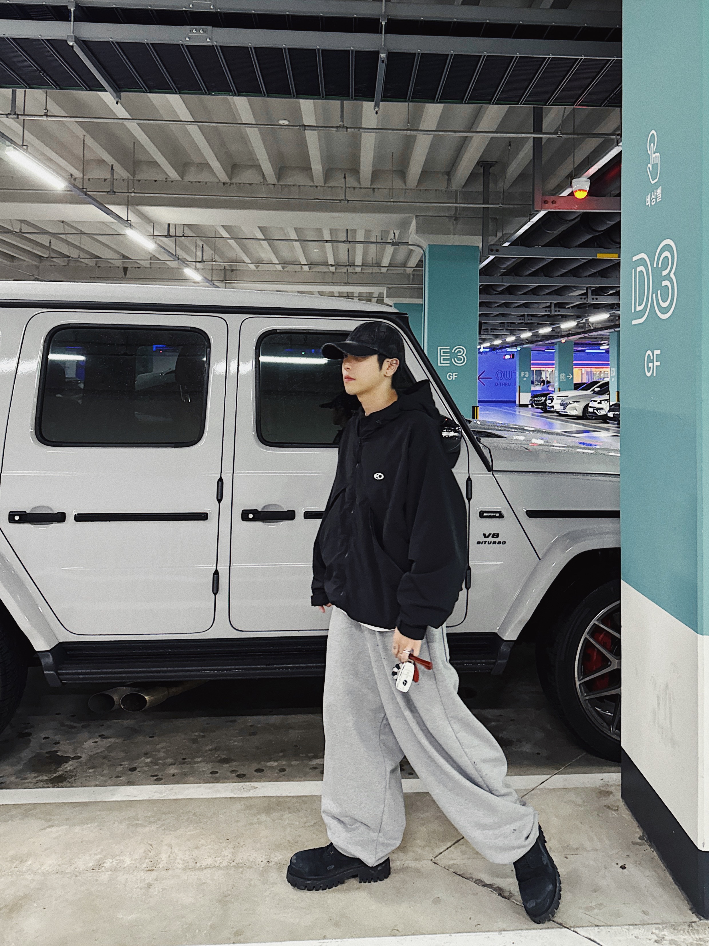 MJD Everyday Heavy Sweat Baggy Pants Melange Grey, Balenciaga Combat Strike 20mm Boots Black 착용 스타일 - 1