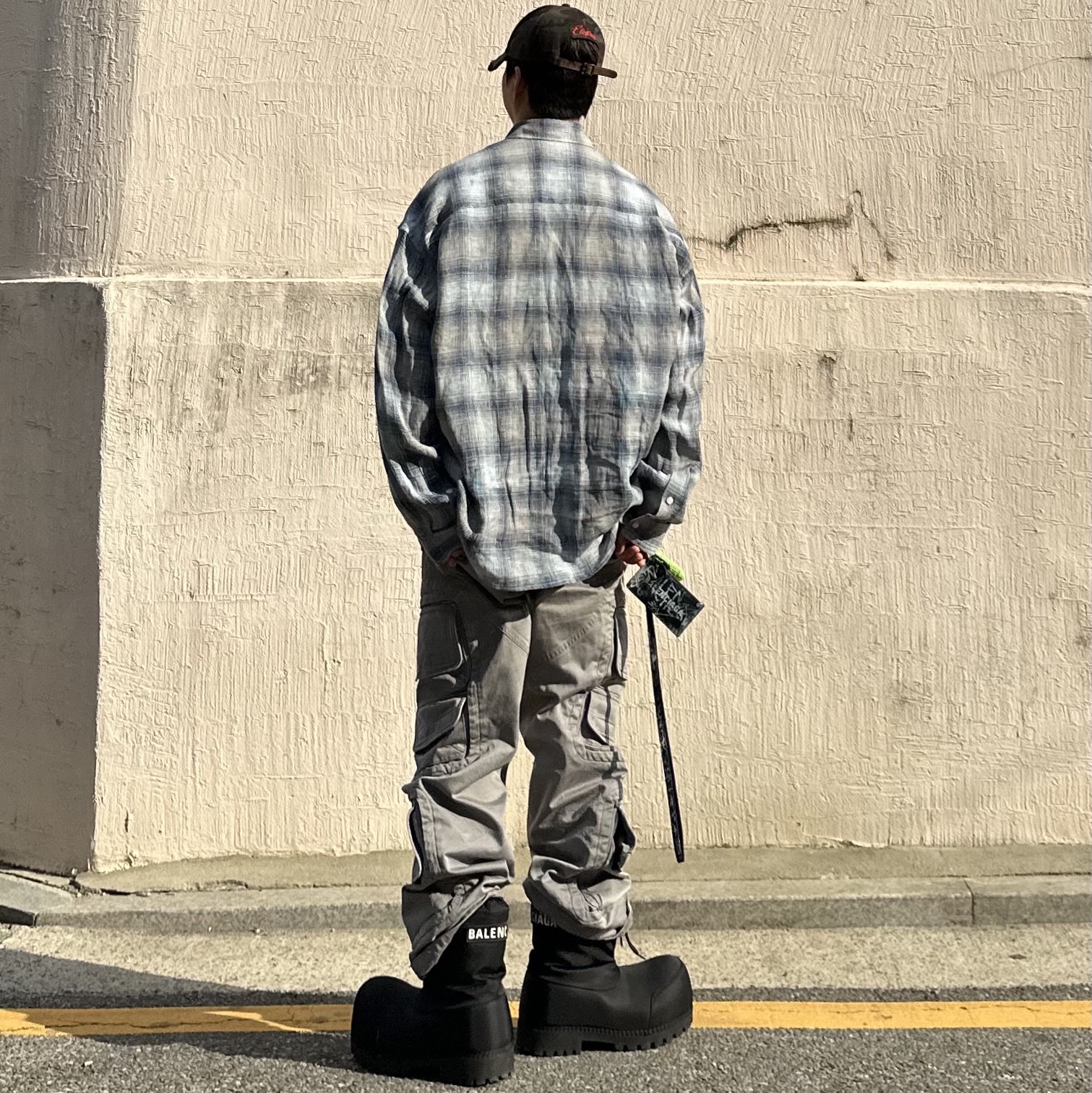 Nonnod Flexible String Check Shirt Japanese Linen Blue, Farfromwhat Far Washed Cargo Pants Gray 착용 스타일 - 2