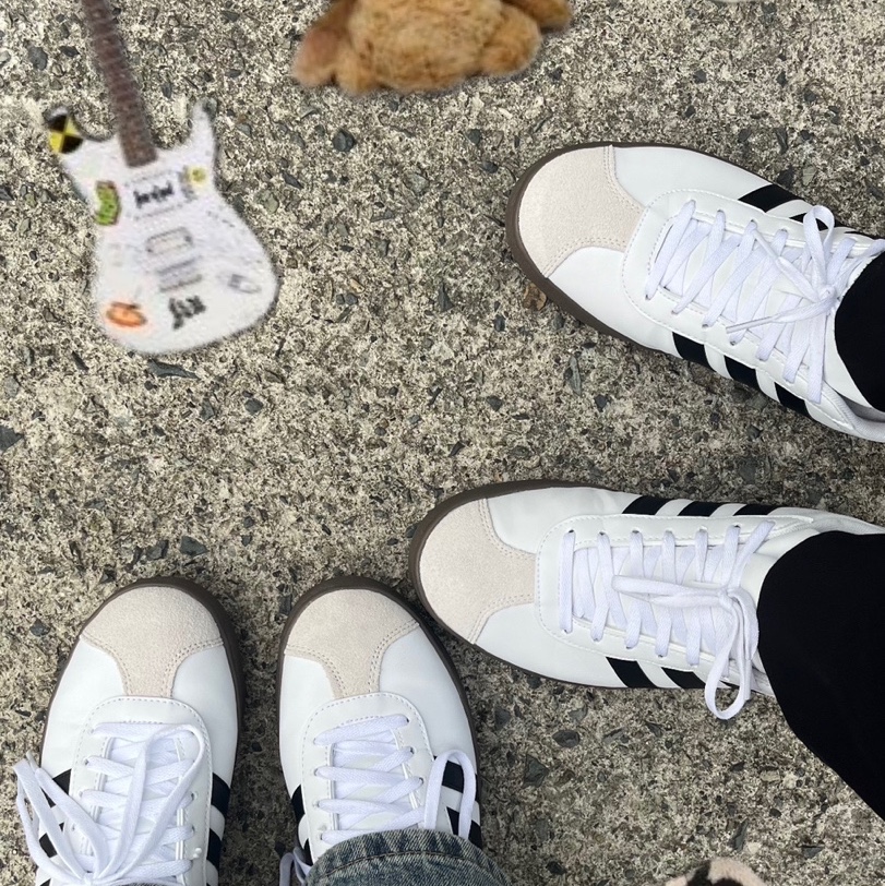 Adidas VL Court Base Cloud White Core Black 착용 스타일