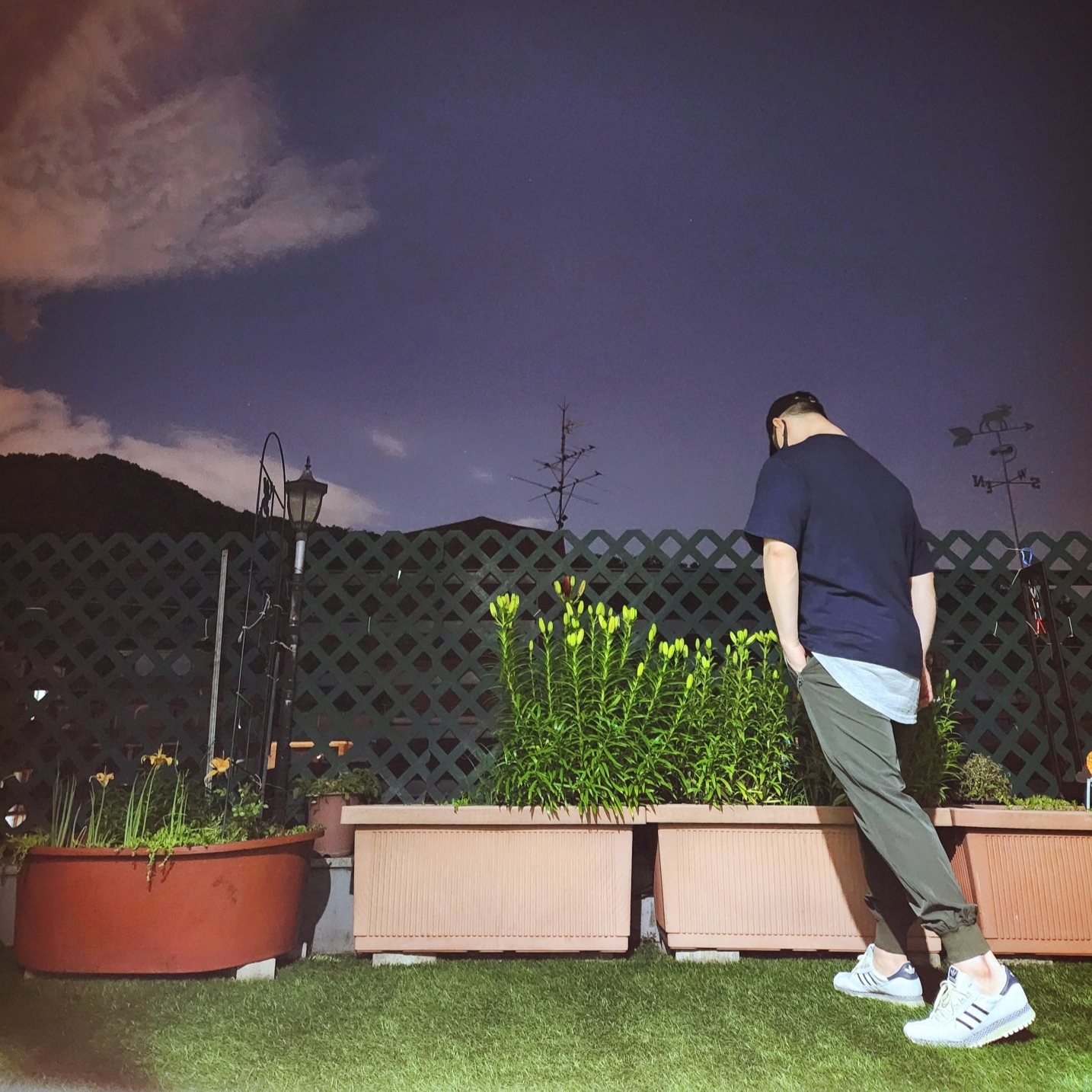Maison Kitsune Vibrant Fox Head Easy T-Shirt Navy, Adidas City Marathon PT Beige Navy 착용 스타일 - 2