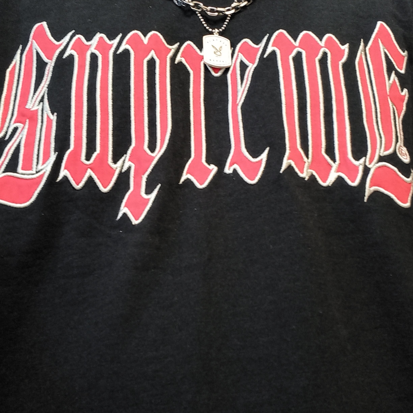 Supreme x MM6 Maison Margiela Painted Camp Cap Black - 24SS, Supreme Old English S/S Top Black - 24SS 착용 스타일 - 3