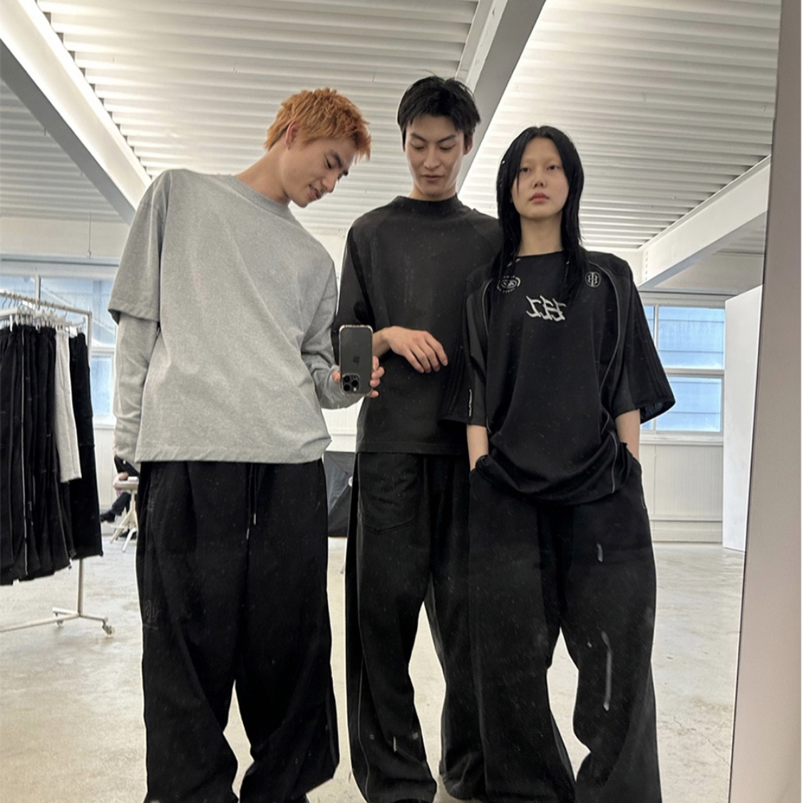 Polyteru Human Index Human Jumbo 1/2 T-Shirt Gray, Polyteru Human Index Index Track Pants Black/White 착용 스타일 - 2