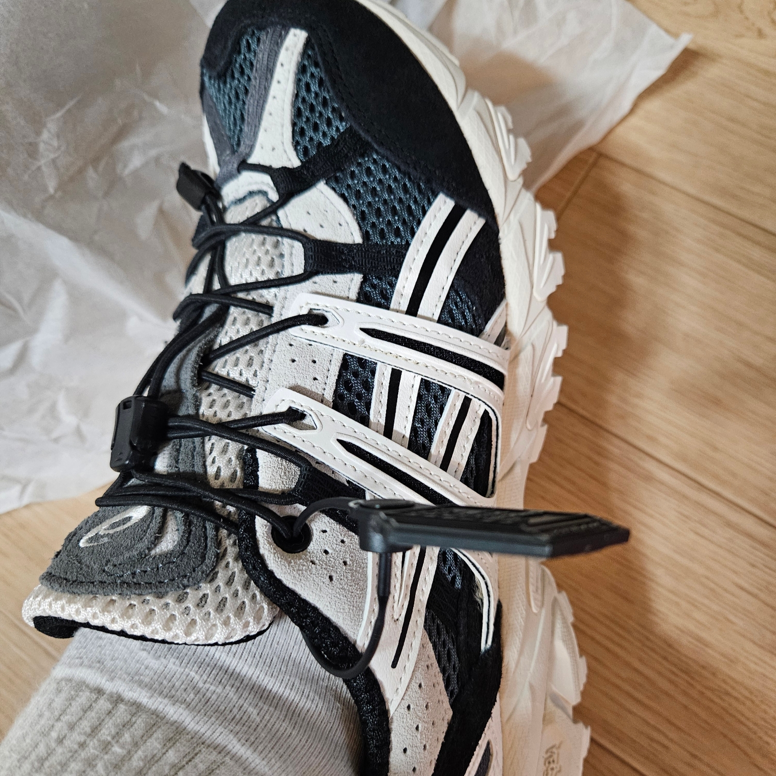 Asics Unlimited Gel-Sonoma 15-50 Carrier Grey White Alyssum 착용 스타일 - 1