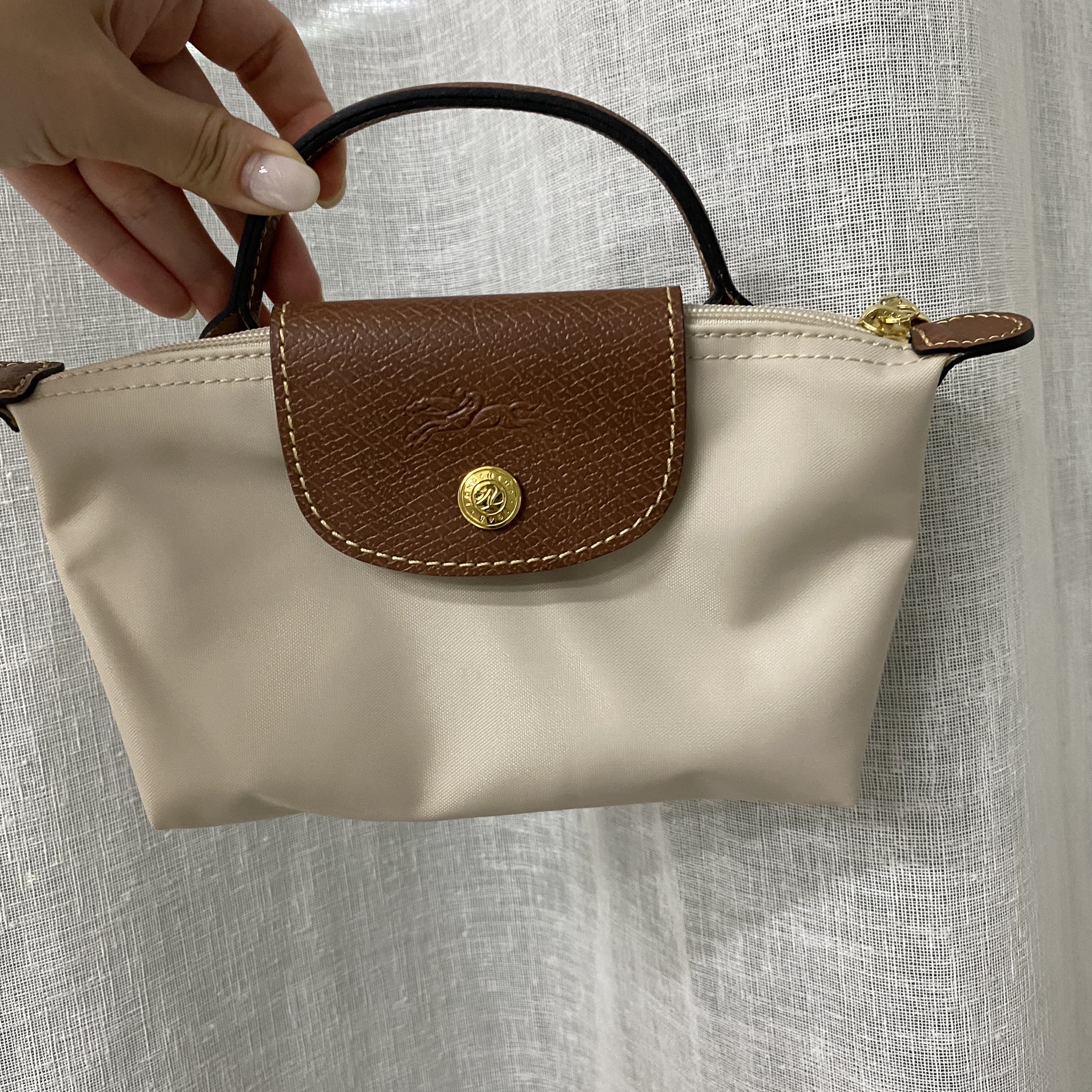 Longchamp Le Pliage Original Handle Pouch Paper 착용 스타일