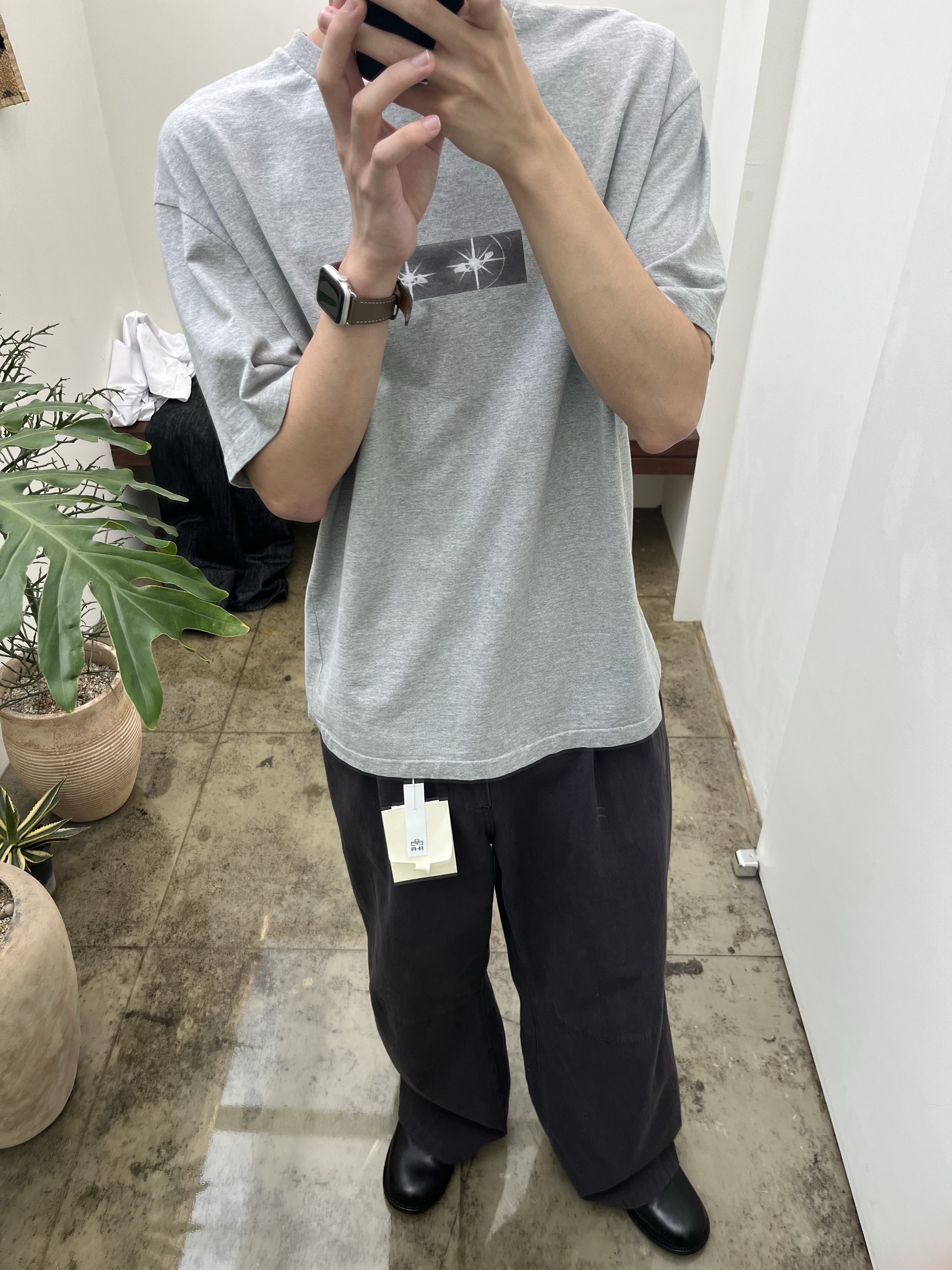 Polyteru Human Index Human Regular 1/2 T-Shirt Dyed Gray, Polyteru Human Index Human Rain Pancho Hoodie Black 착용 스타일 - 1