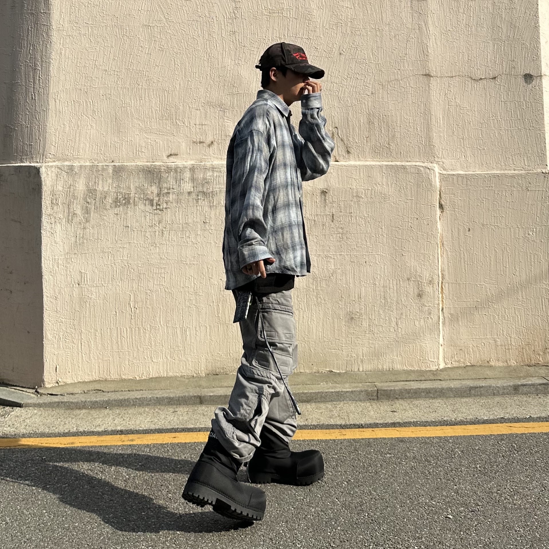 Nonnod Flexible String Check Shirt Japanese Linen Blue, Farfromwhat Far Washed Cargo Pants Gray 착용 스타일 - 1