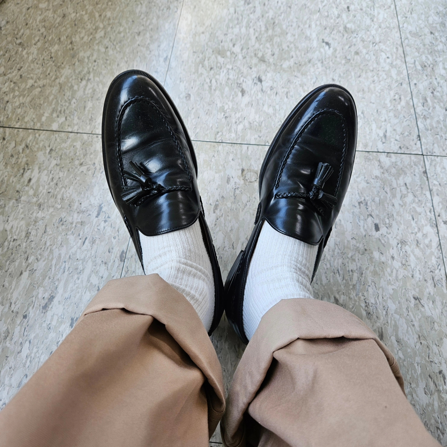 Buzz Rickson's Early Military Chinos 1945 Model One Wash Beige, Rolex Submariner 41mm 124060 Black Oyster 착용 스타일 - 5